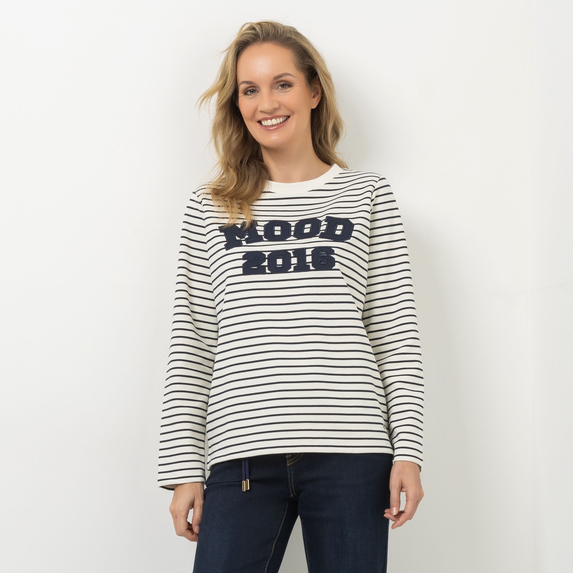 STRANDFEIN Sweatshirt Rundhalsausschnitt Applikation vorne figurumspielend