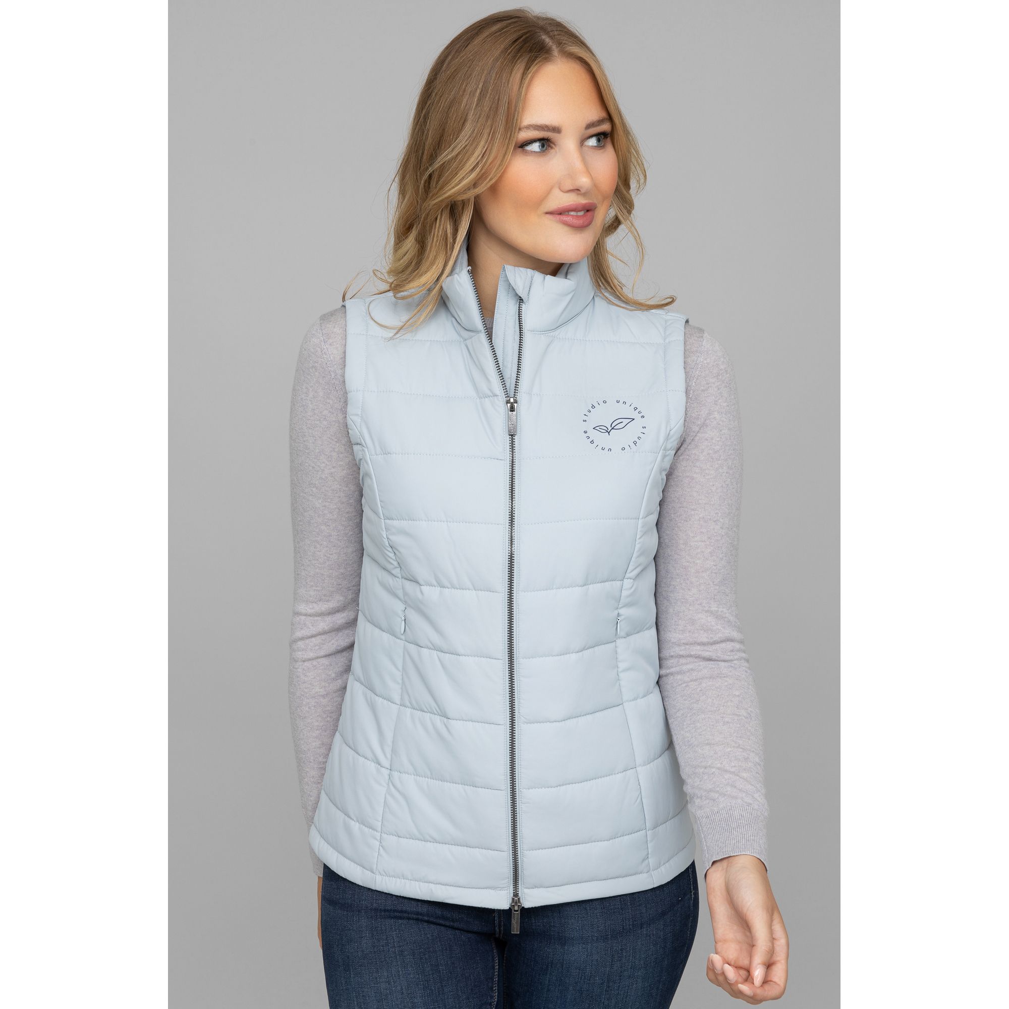 STUDIO UNIQUE® Steppweste Stehkragen 100% recycelt figurumspielend