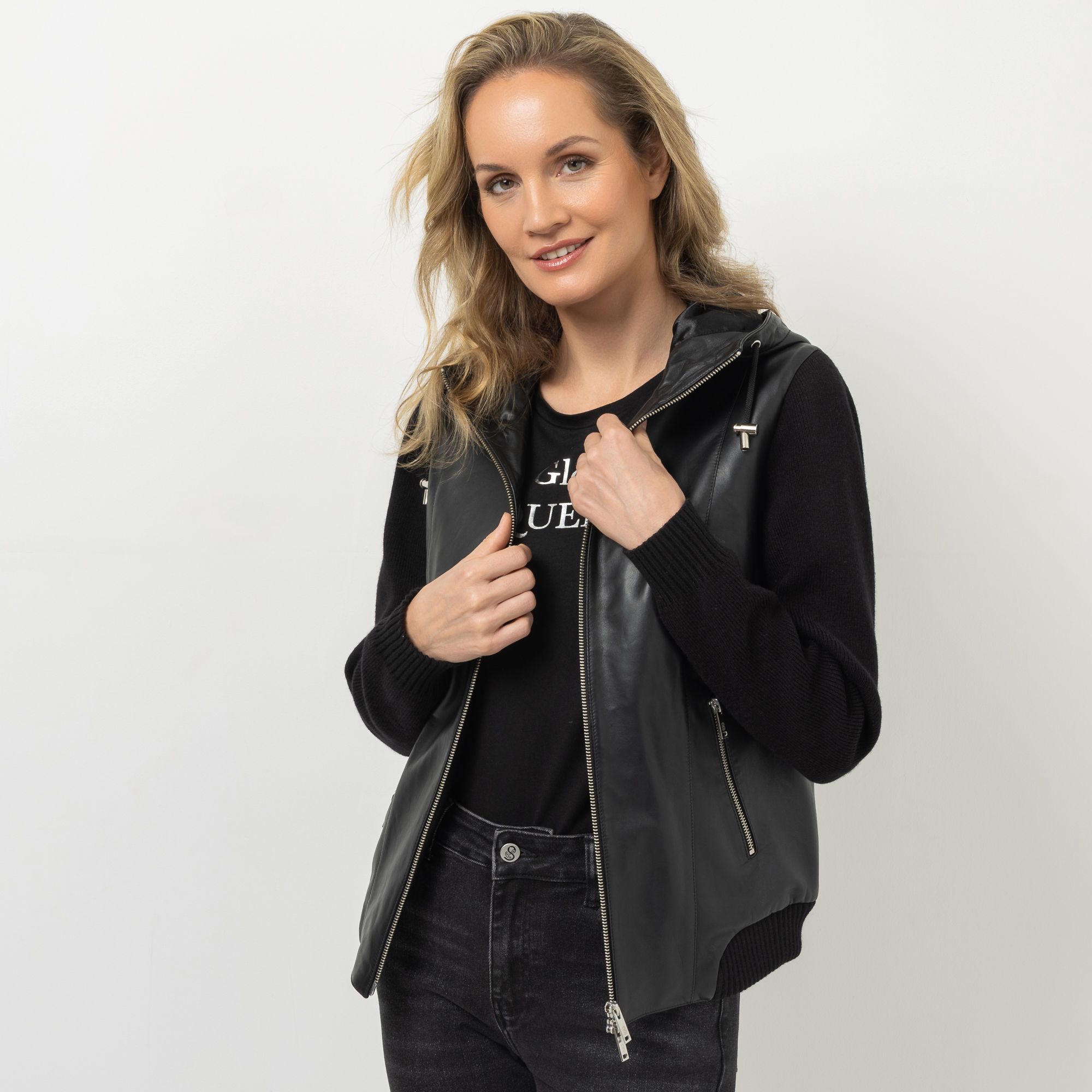 STRANDFEIN Lederjacke mit Lederkapuze gestrickte Ärmel figurumspielend