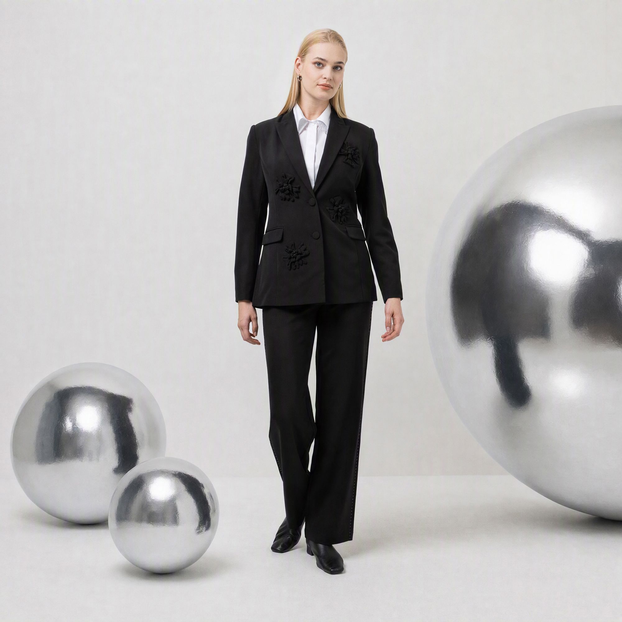  STEFFEN SCHRAUT SELECTION Blazer tiefer Reverskragen Blumenapplikation figurumspielend