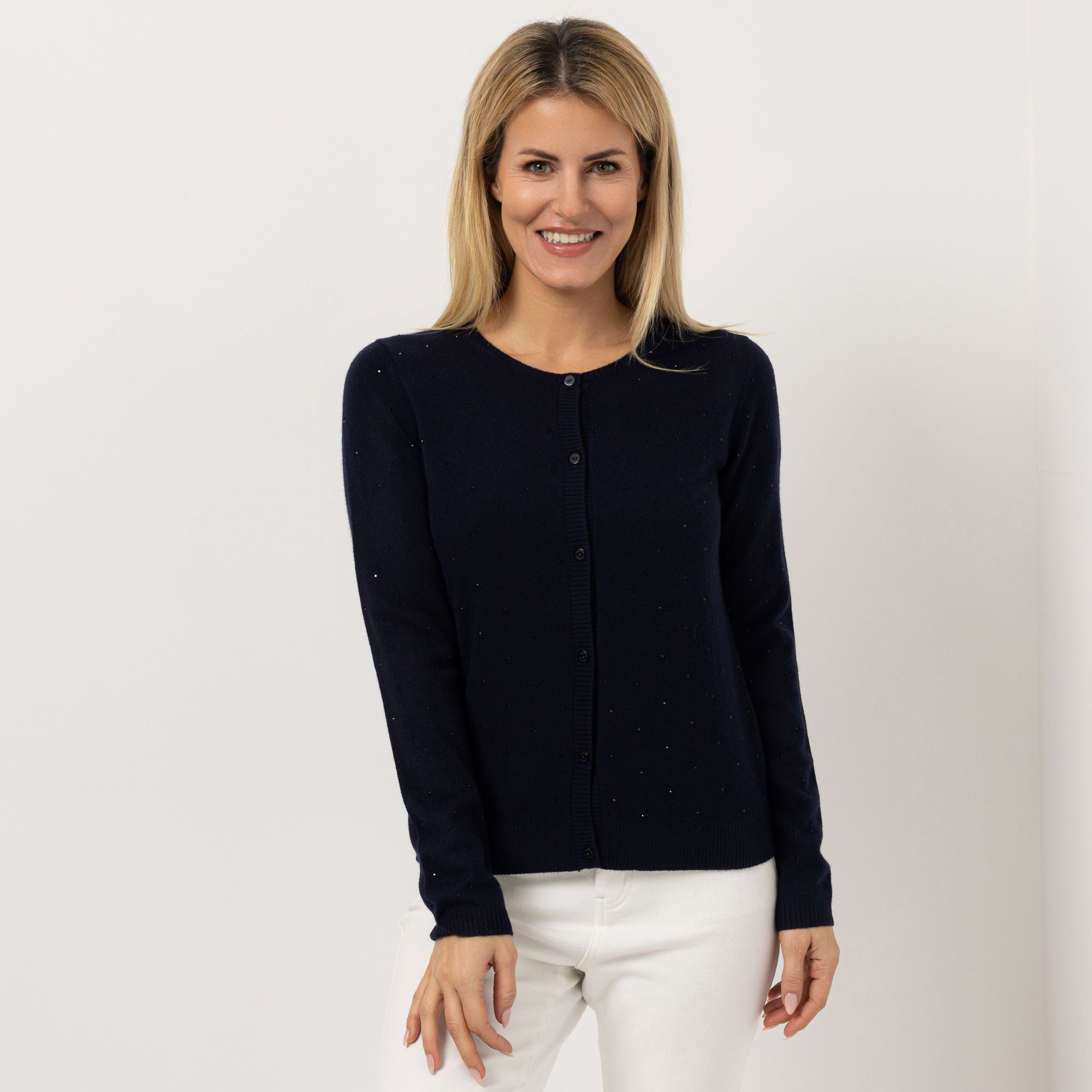 STRANDFEIN Cardigan Rundhalsausschnitt Strasssteine Allover figurumspielend