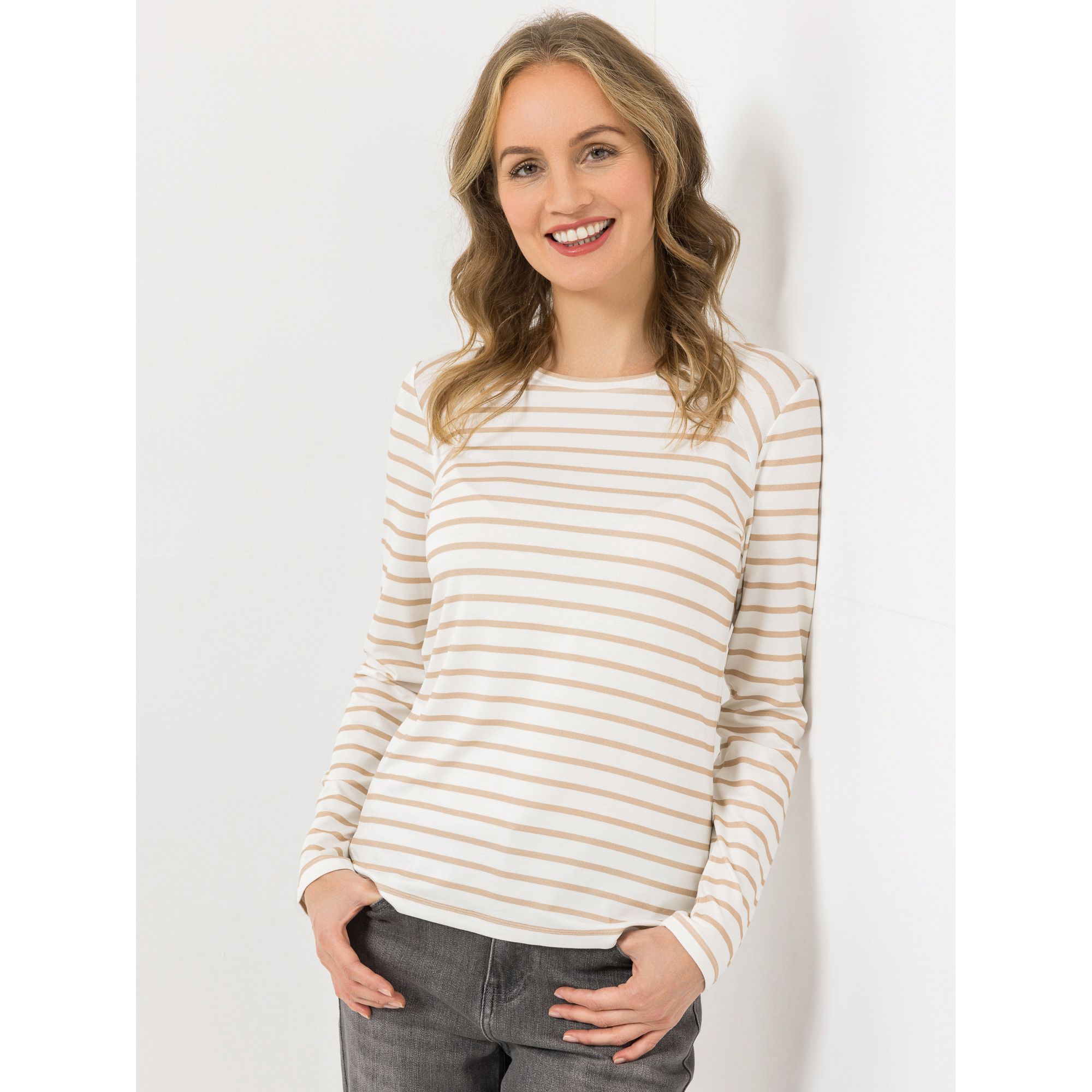 STRANDFEIN T-Shirt, 1/1-Arm Rundhalsausschnitt mit ECOVERO Viskose figurumspielend