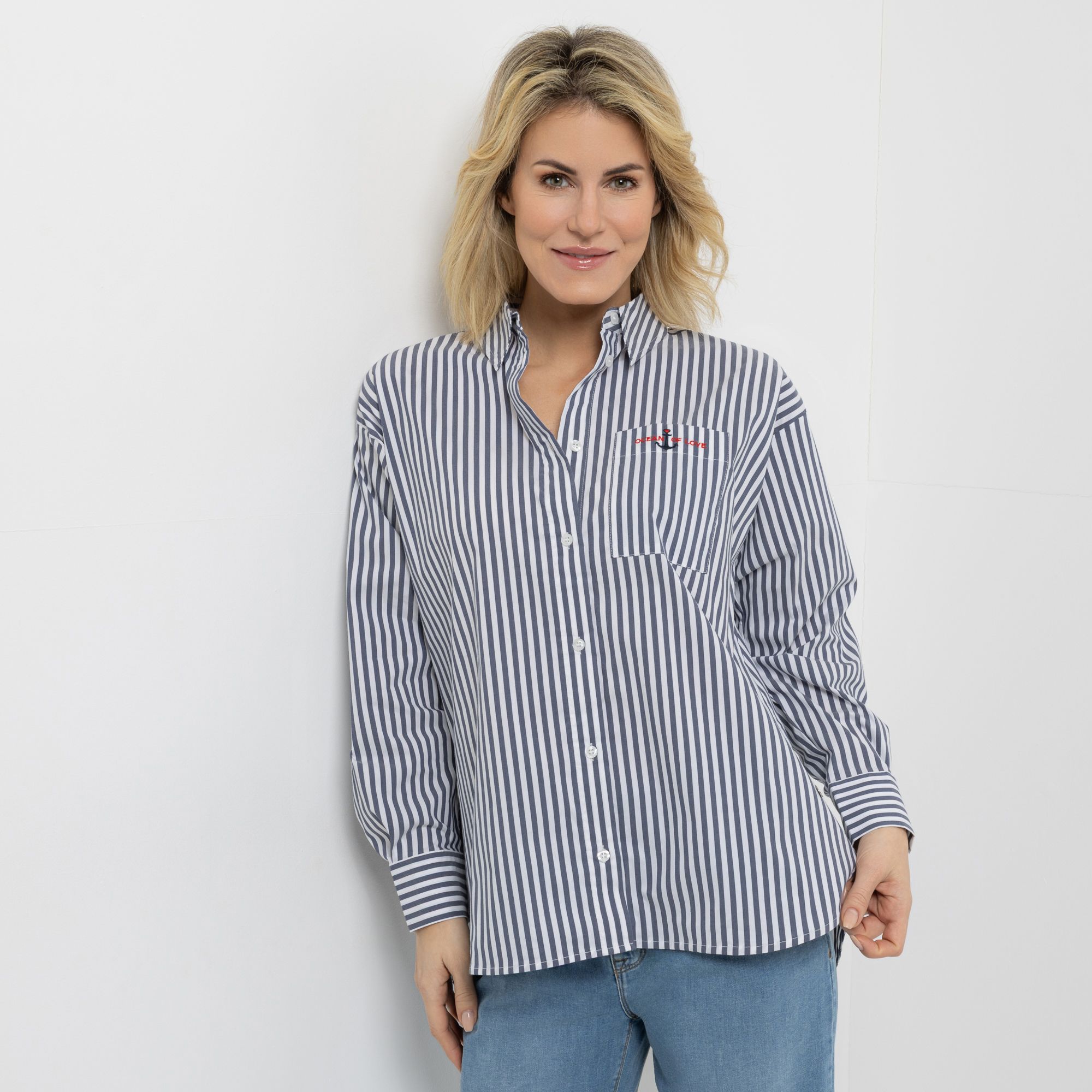 STRANDFEIN Bluse, oversize Hemdblusenkragen Brusttaschenstickerei leger weit