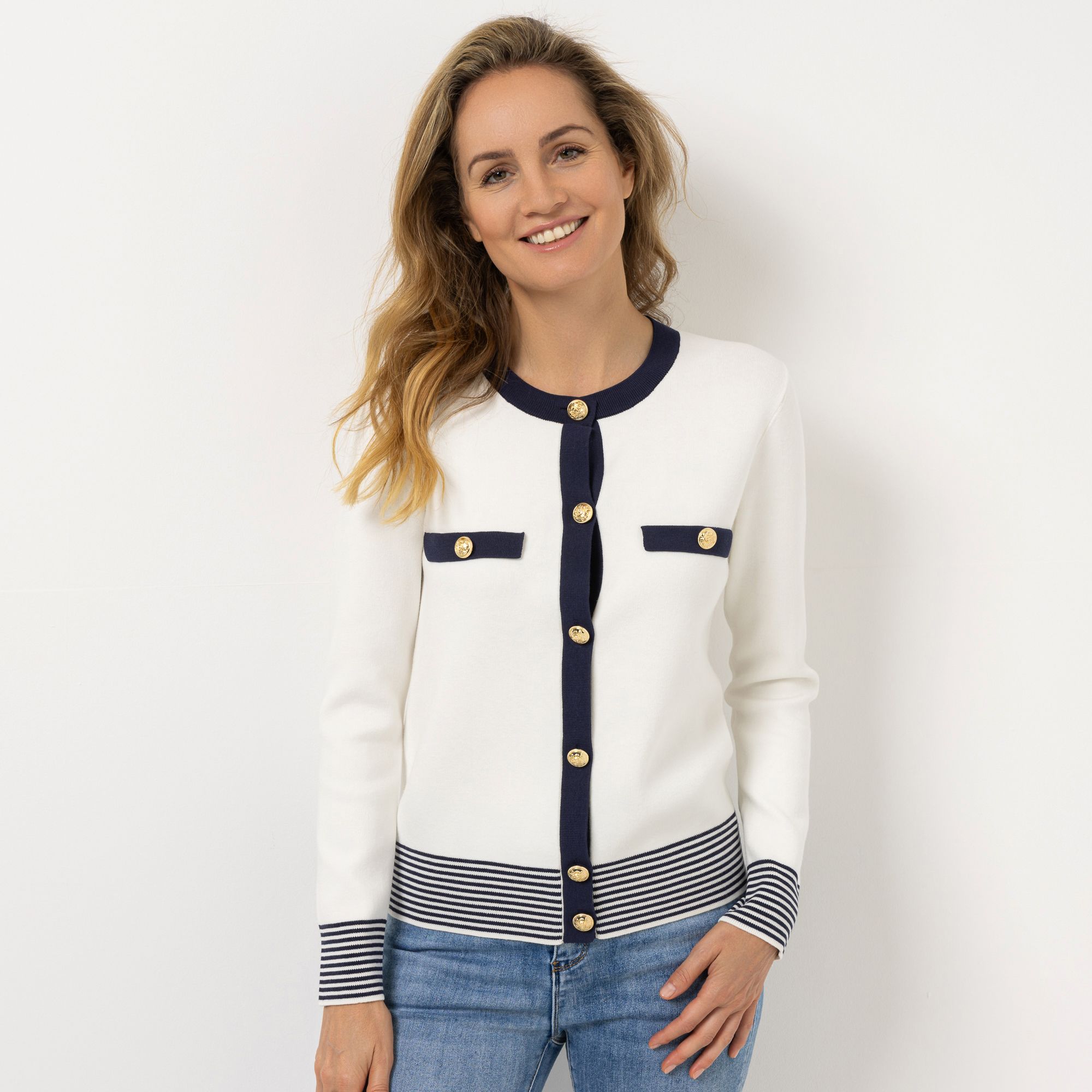 STRANDFEIN Cardigan Rundhalsausschnitt dekorative Knöpfe figurumspielend