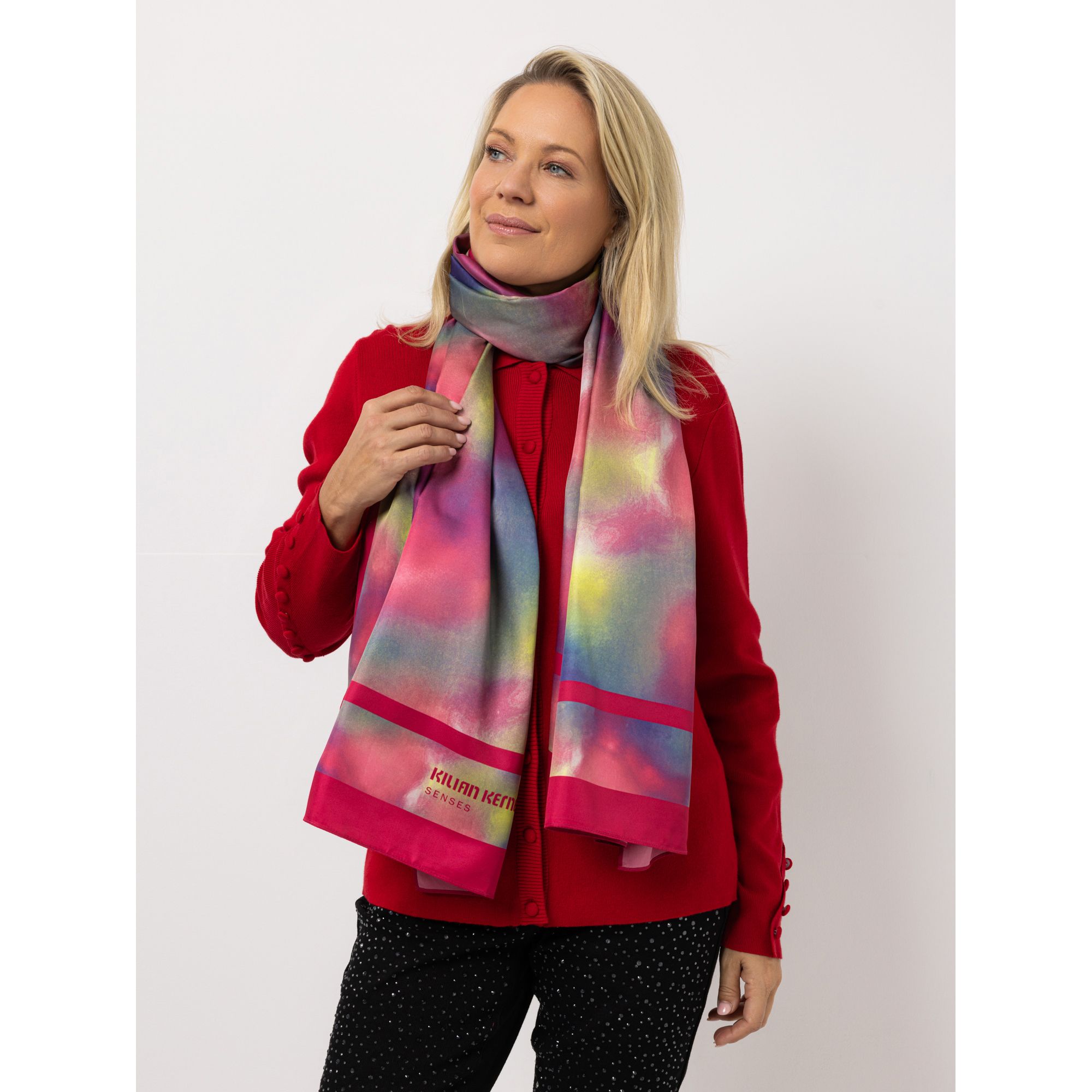 KILIAN KERNER SENSES Tuch, Allover-Druck feiner Twill-Stoff Kussmund-Detail Grösse: ca. 90x190cm