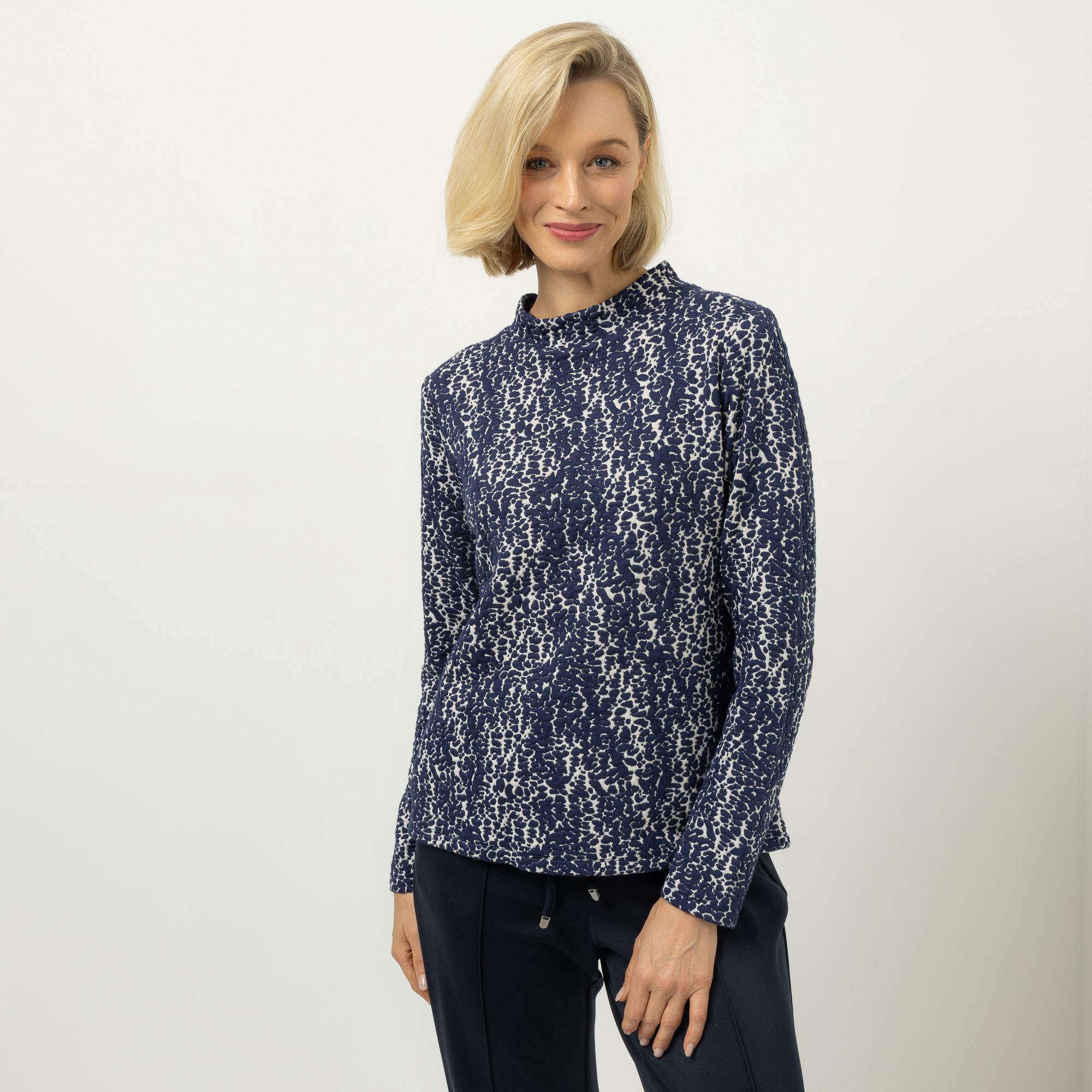 ANNA VON GRIESHEIM Shirt, langarm Stehkragen Allover-Struktur figurumspielend