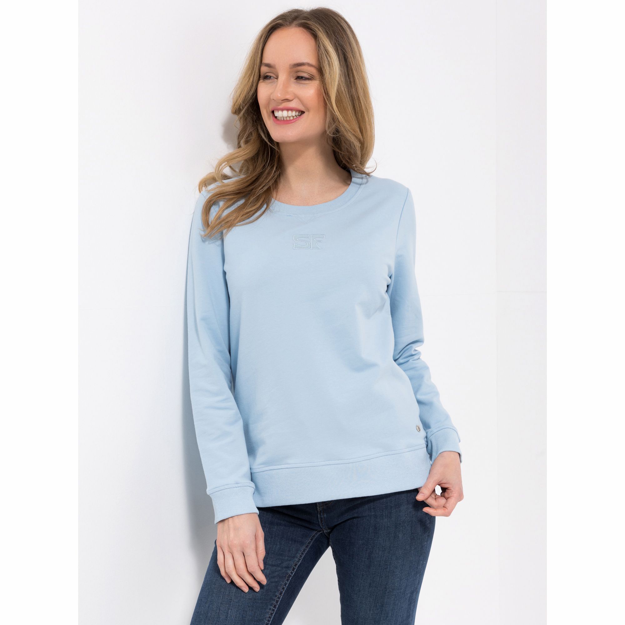 STRANDFEIN Sweatshirt Rundhalsausschnitt Logo-Applikation figurumspielend