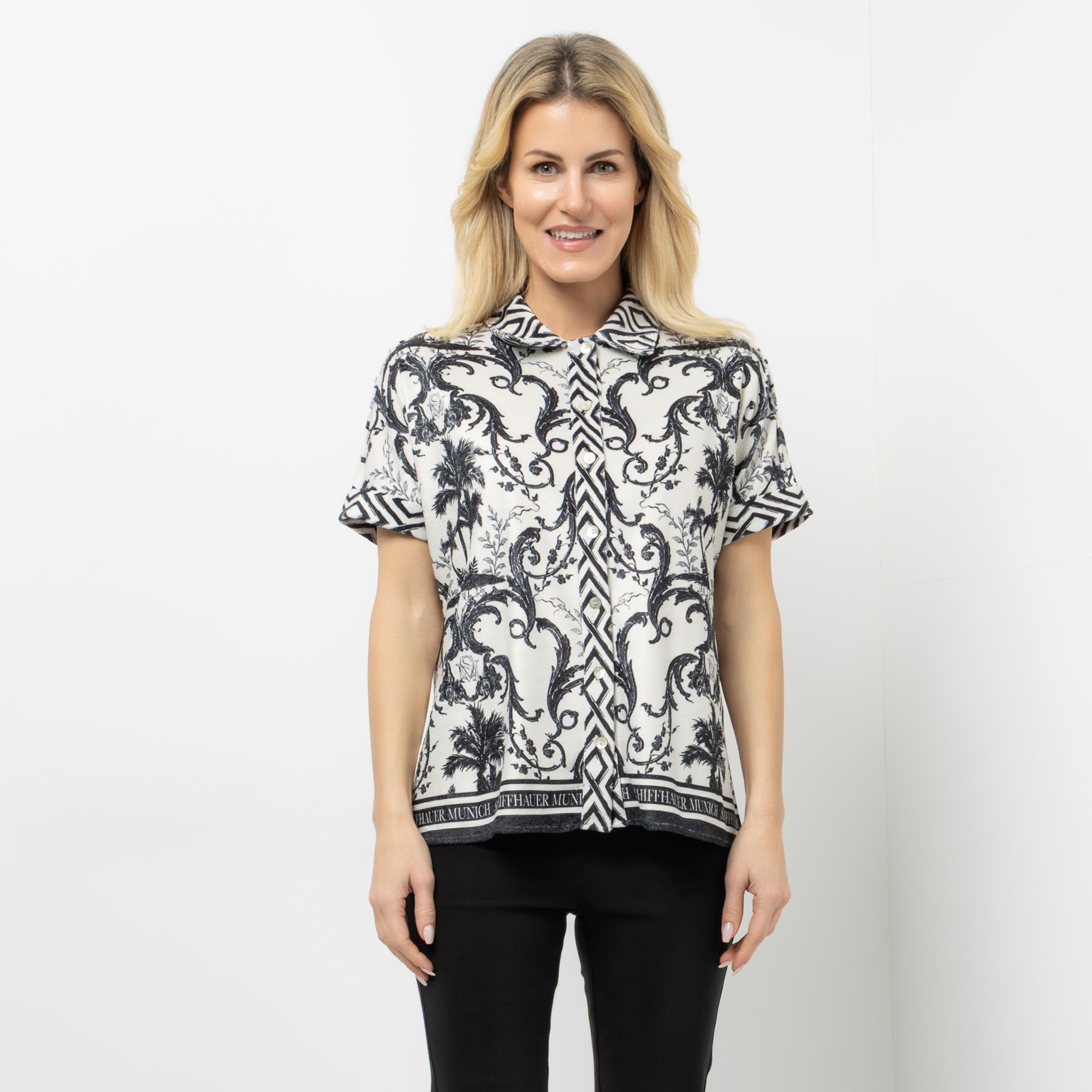 SCHIFFHAUER MUNICH® Bluse 1/2-Arm Hemdkragen Logoknöpfe leger weit