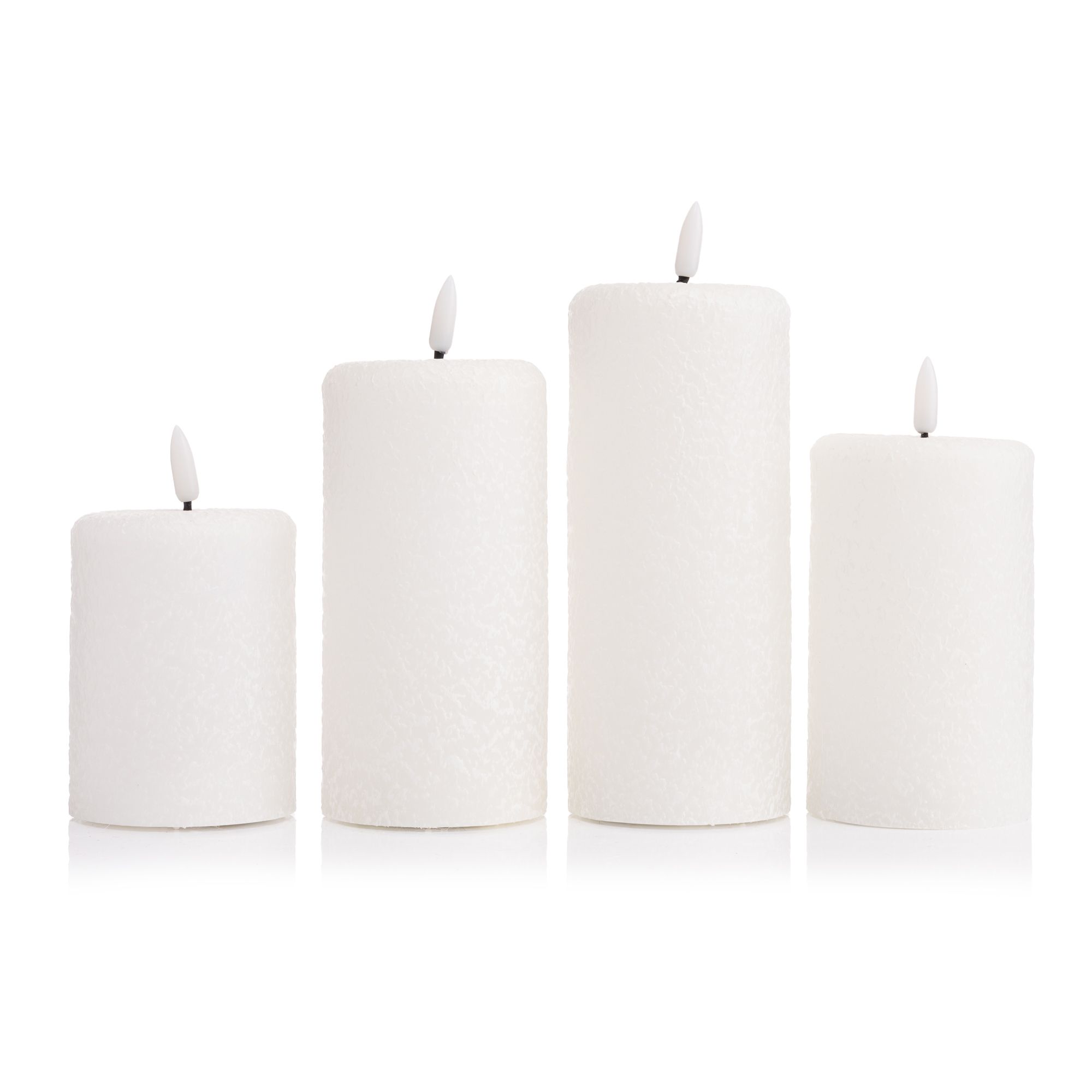 ELAMBIA 4 LED-Kerzen Rustik-Finish Flamme Luma, Timer Ø 7,5cm, H. 12,5-20cm