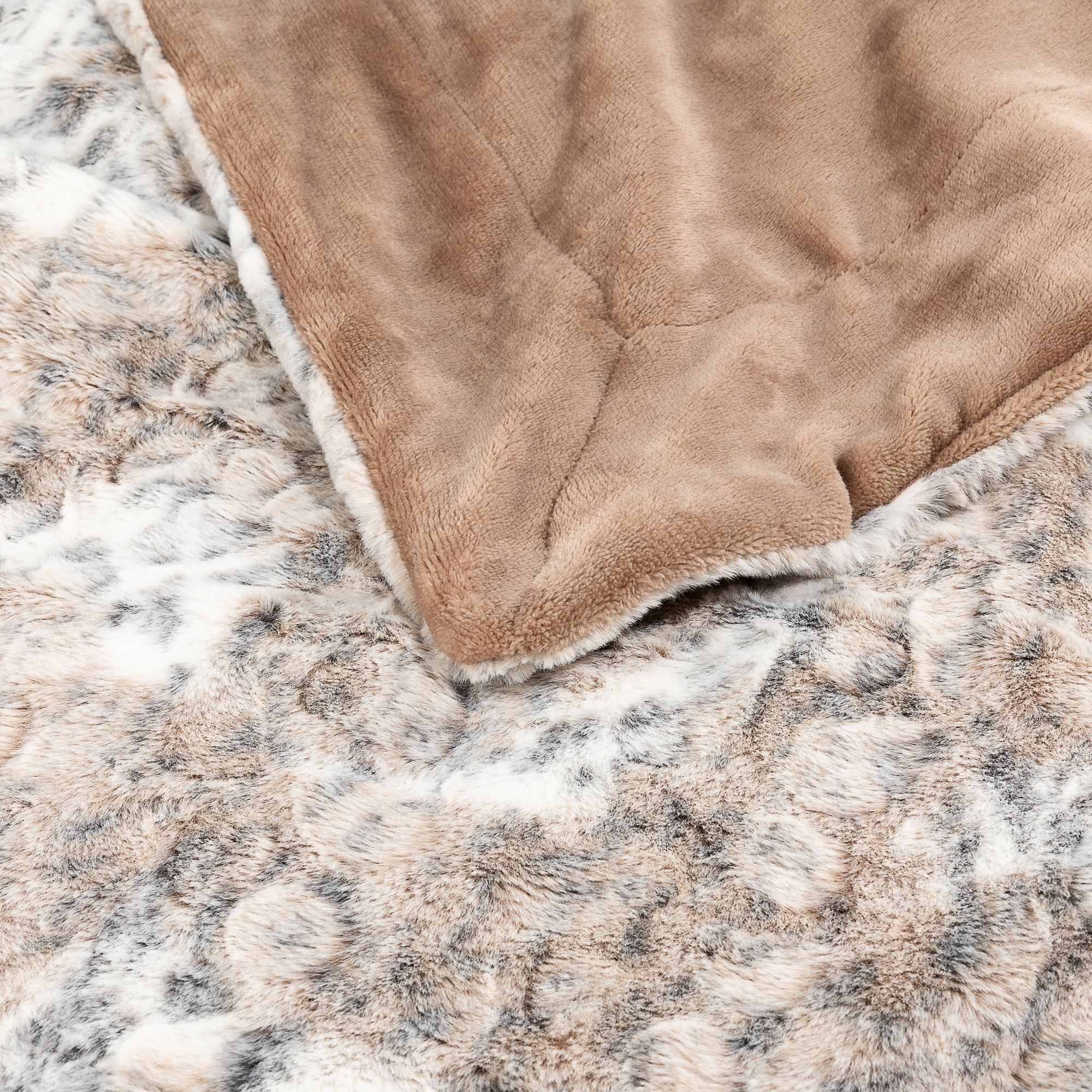 MONT CHALET - Beheizbare Decke aus Fellimitat mit Timerfunktion -  ca.130x180cm
