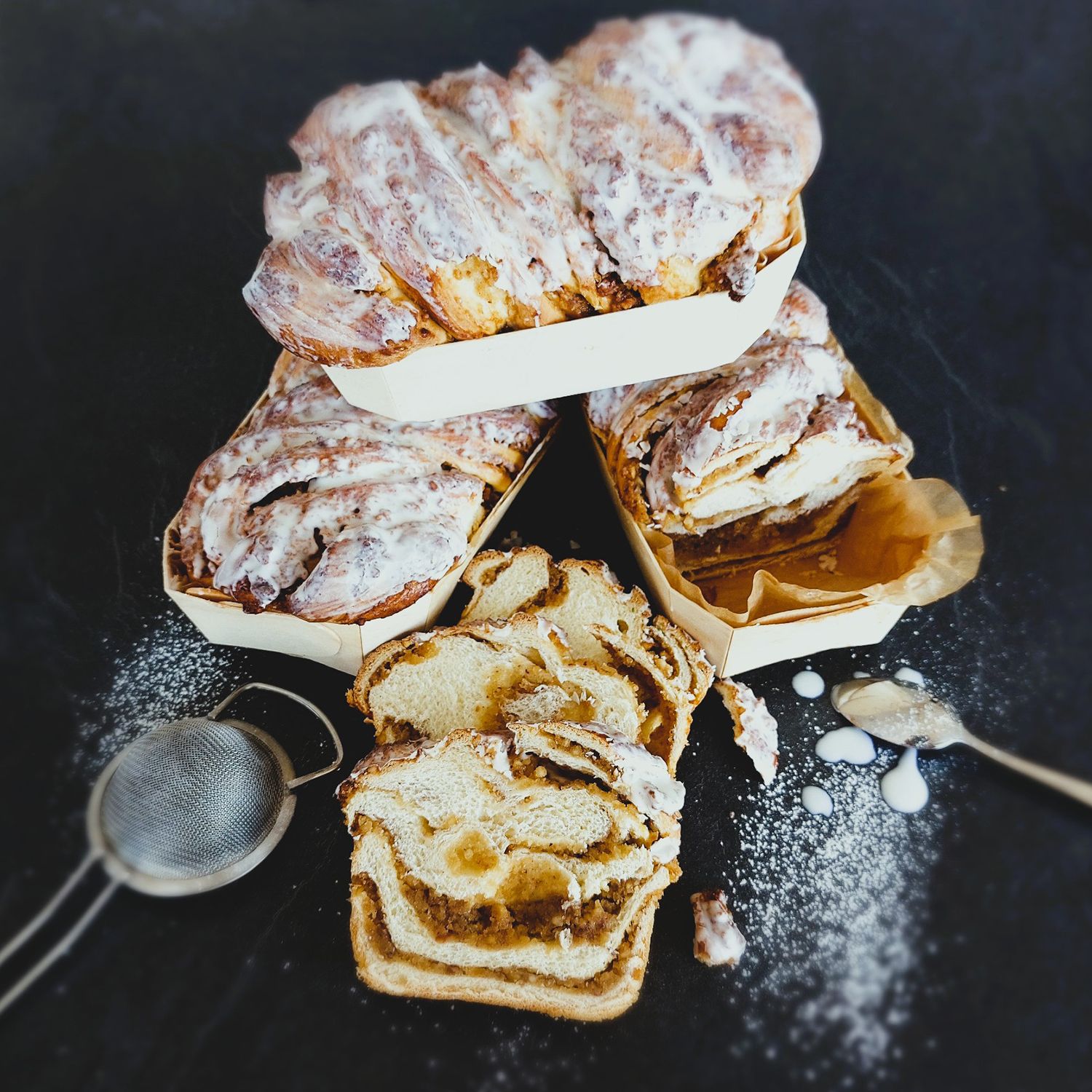 BÄCKEREI DREHER Nussstollen mit Haselnüssen Inhalt 3x 550g