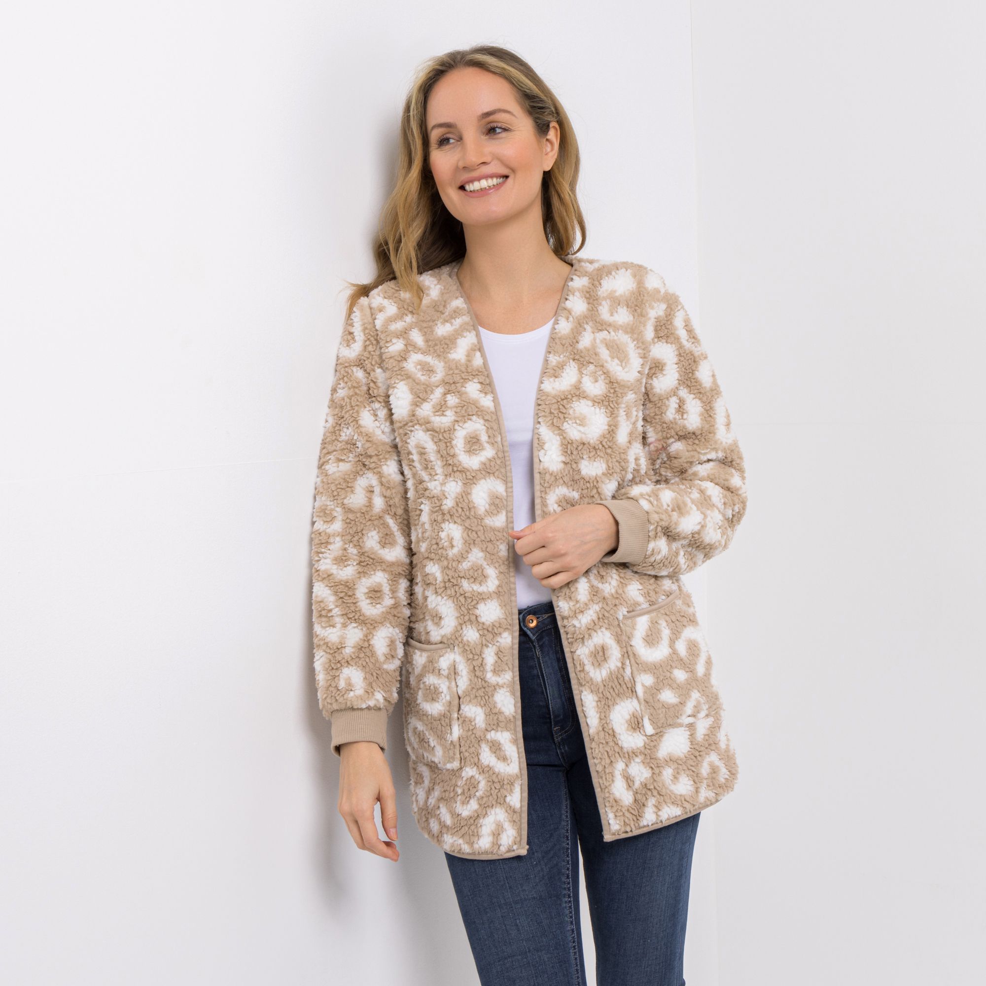 MONT CHALET Homewear-Cardigan Designauswahl Schäfchenfell aufgesetzte Taschen