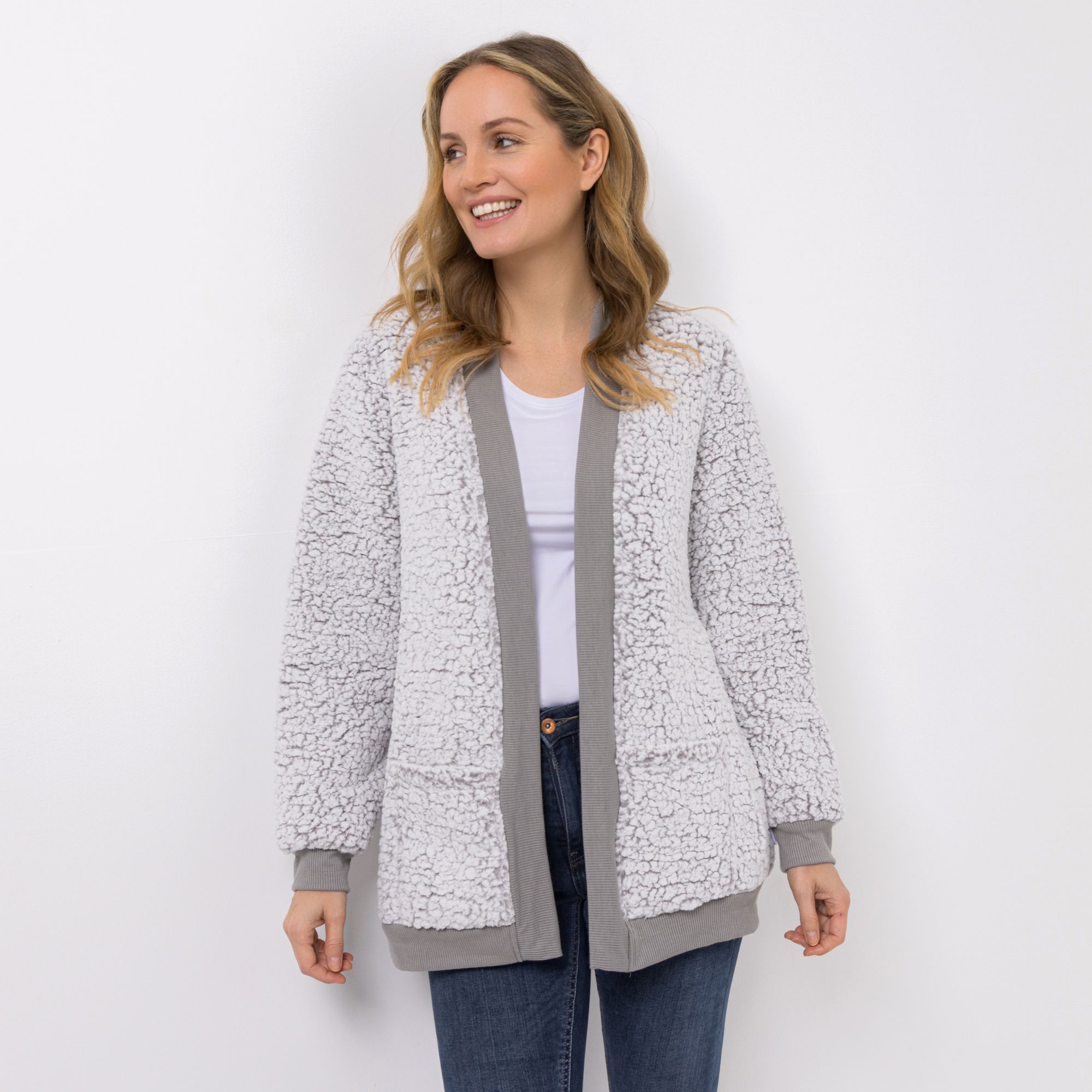 MONT CHALET Homewear-Cardigan Designauswahl Schäfchenfell aufgesetzte Taschen