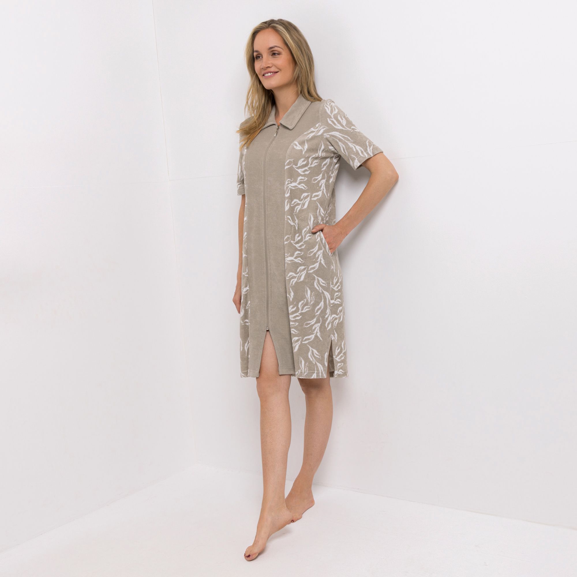 NACHTIGALL Damen-Hauskleid Ornamente 1/2-Arm Stehkragen