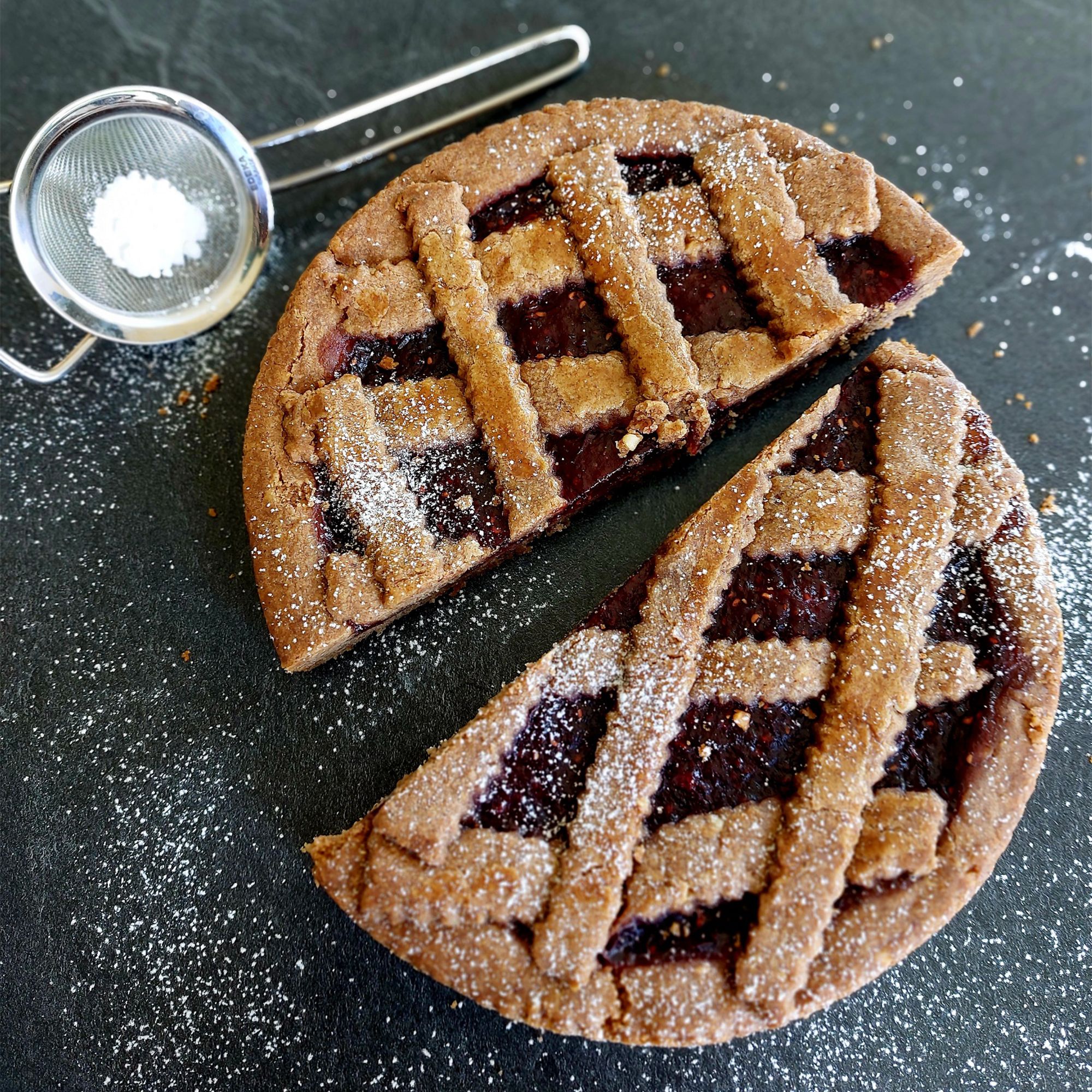 BÄCKEREI DREHER Schwarzwälder Linzertorte mit Nüssen & Mandeln Inhalt 850g