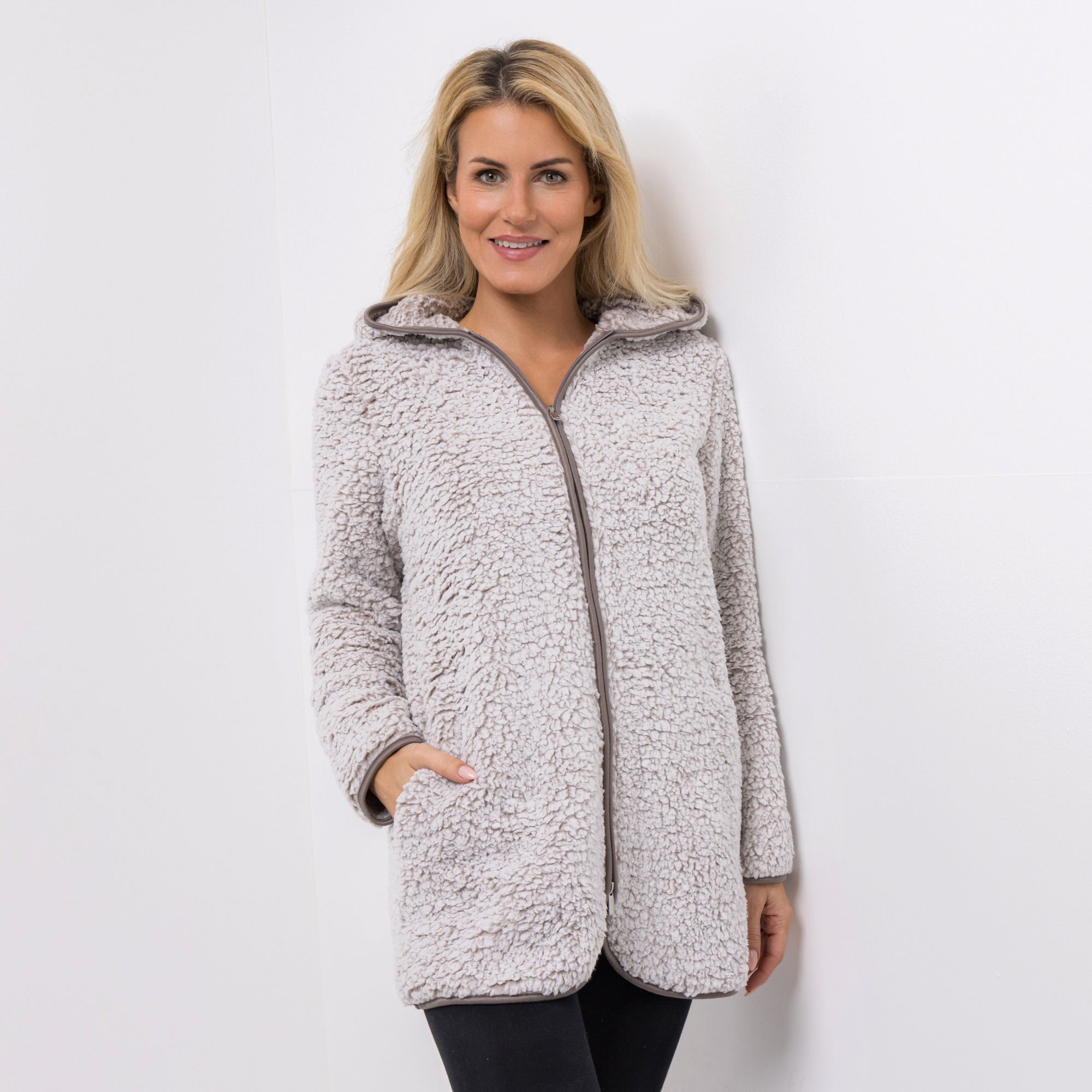 MONT CHALET Damen-Kuscheljacke uni Schäfchenfellimitat Kapuze