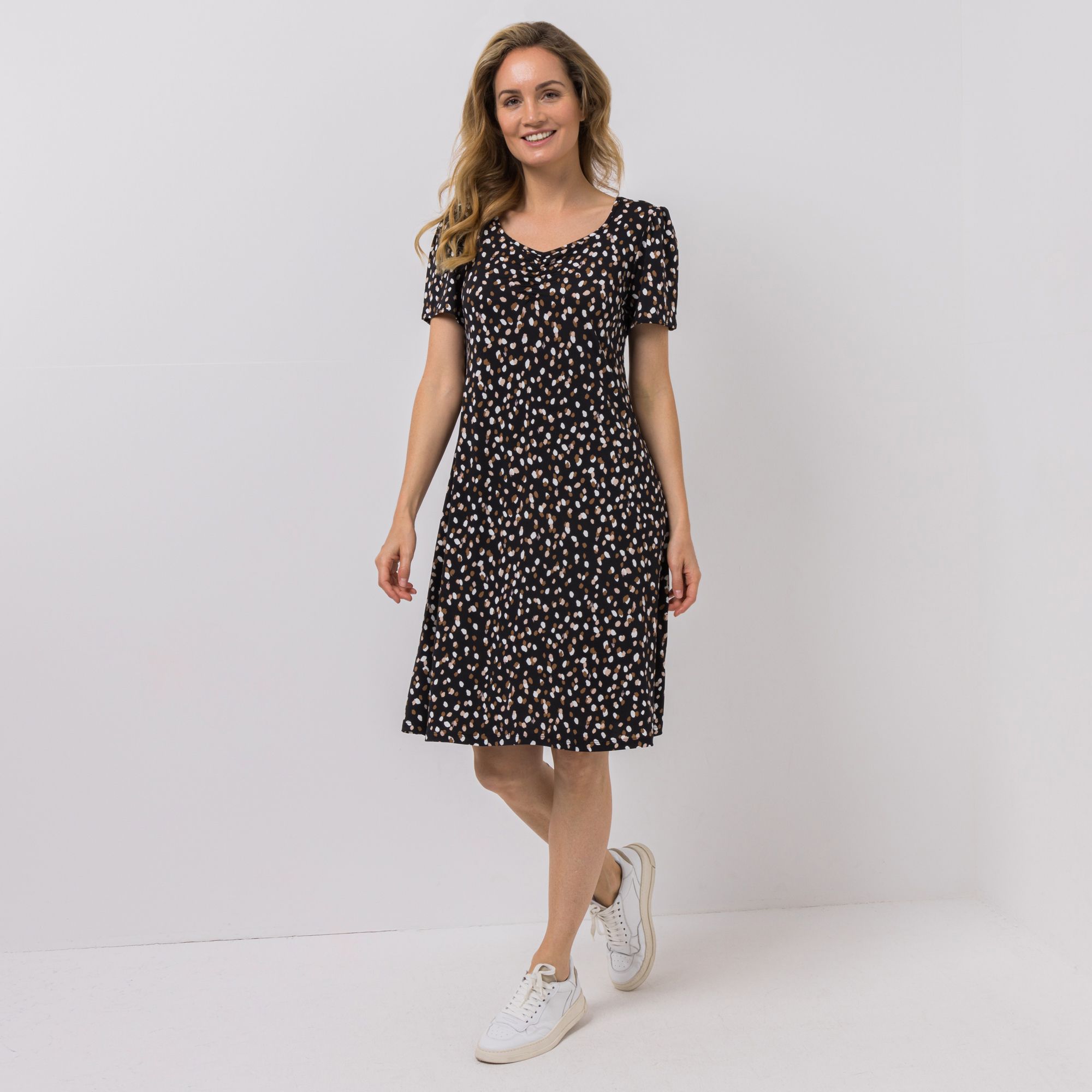 B-Ware KIM & CO. Kleid, knieumspielend Brazil Knit Jersey Zierausschnitt