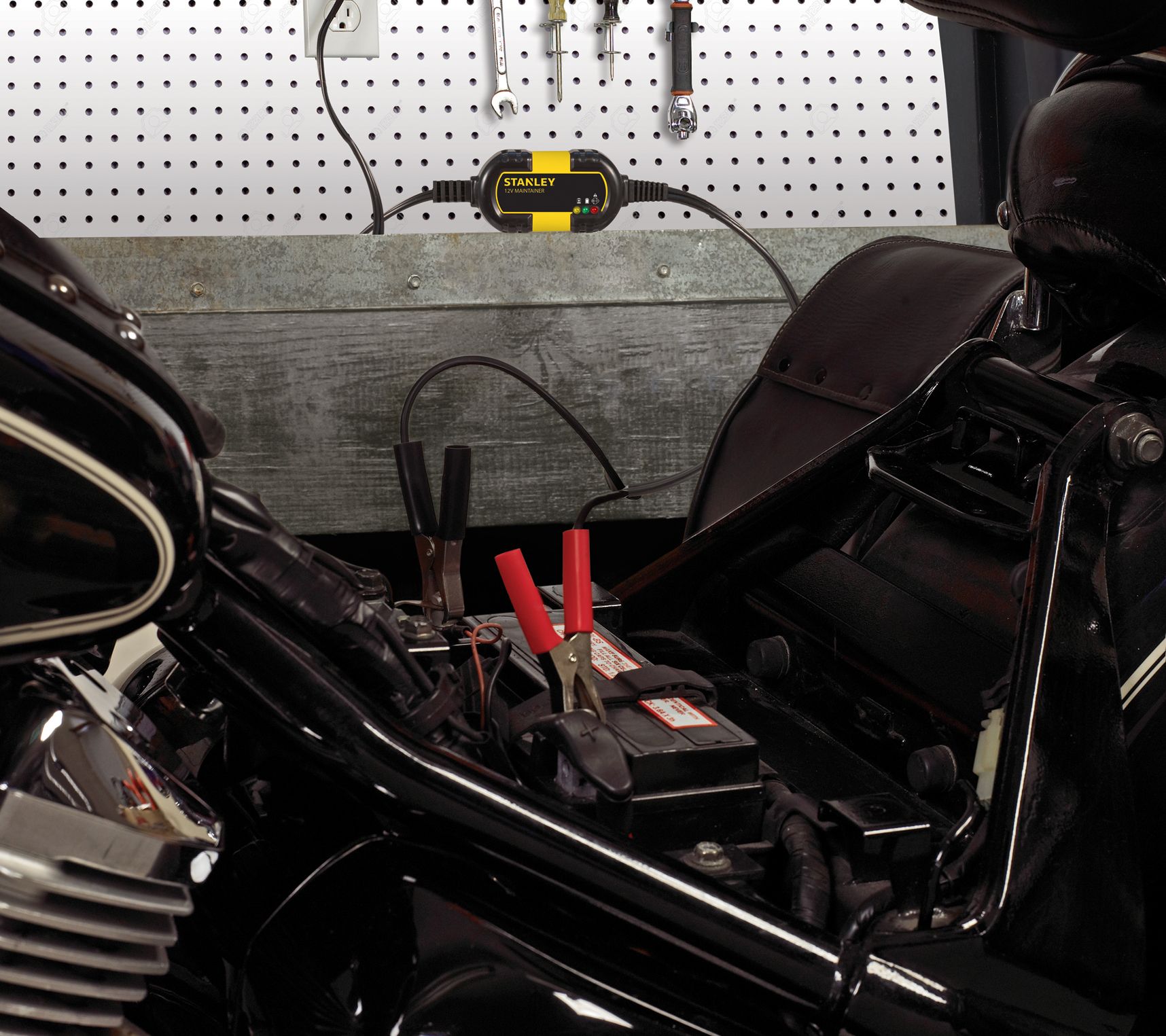 Stanley BM1S 1Amp Fully Automatic Battery Charger/Maintainer