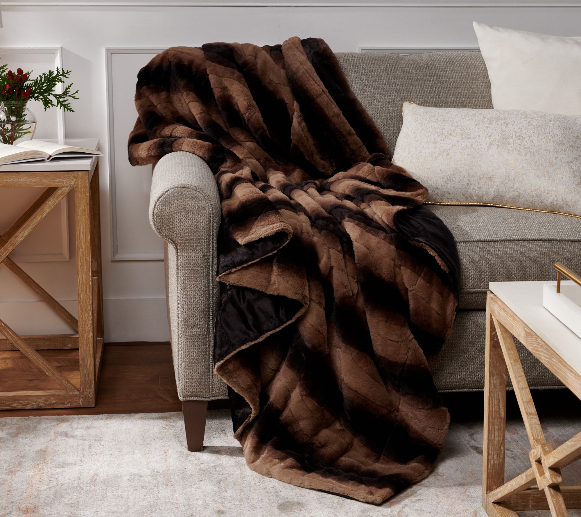 (QVC) Dennis Basso Oversized 60" x 70" Luxury Plush FauxFur Throw