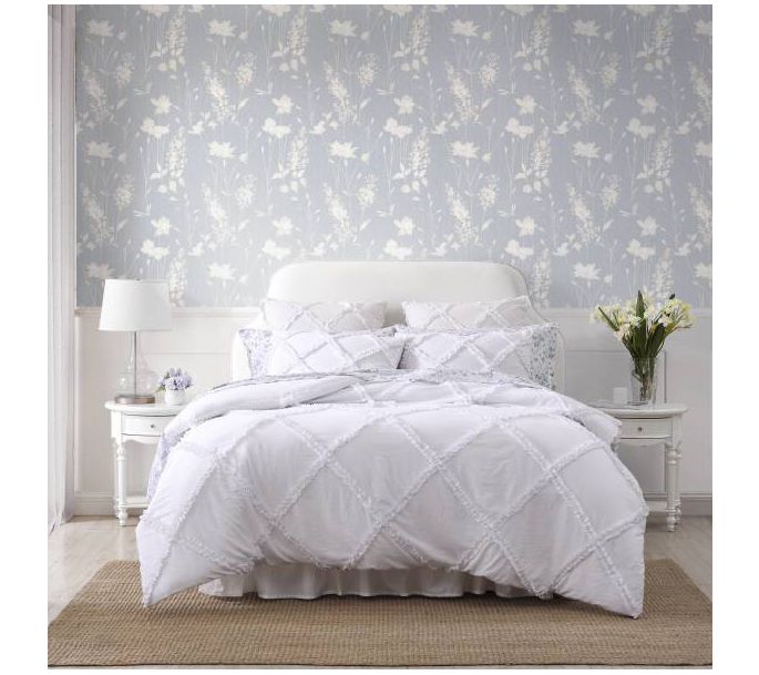 Laura Ashley No rah Solid Micro fiber White Twi n Xl Comforter