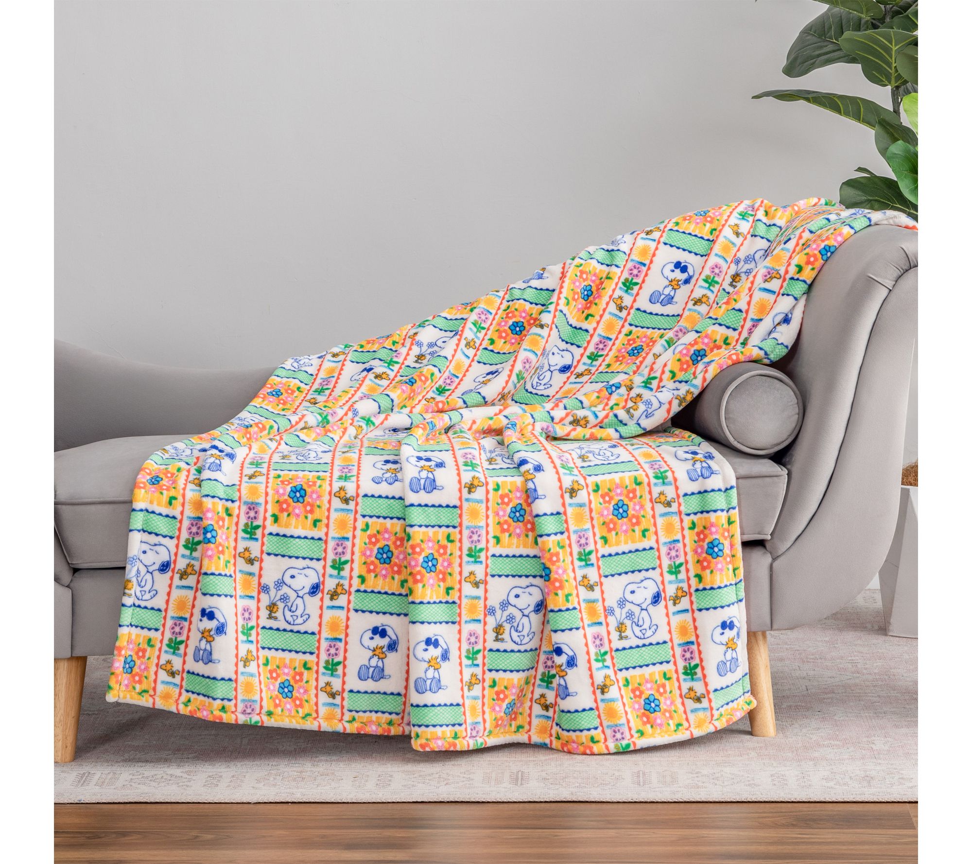 "As Is" Berkshire Peanuts Spring 55 x 70 Velvet soft Throw