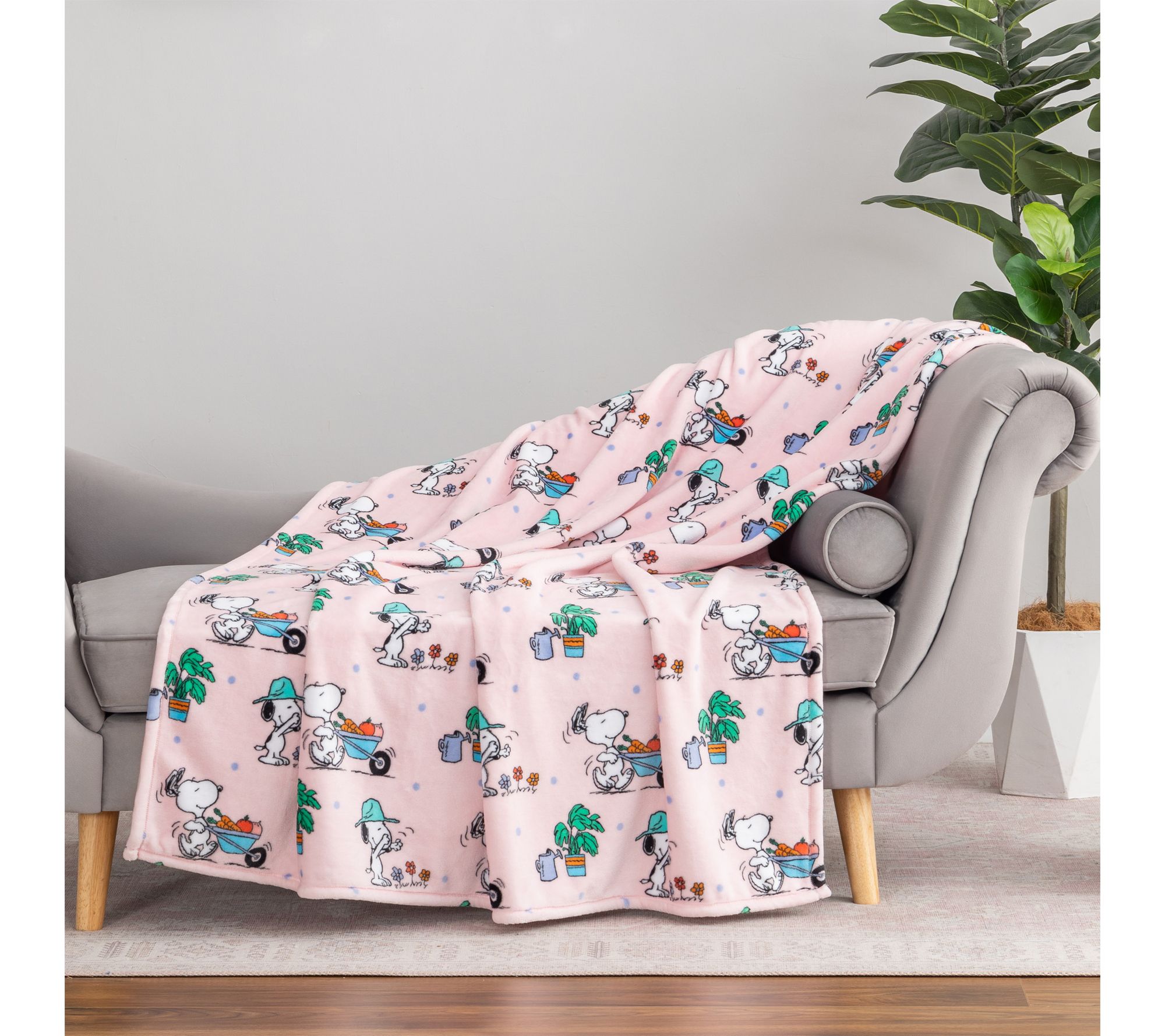 "As Is" Berkshire Peanuts Spring 55 x 70 Velvet soft Throw