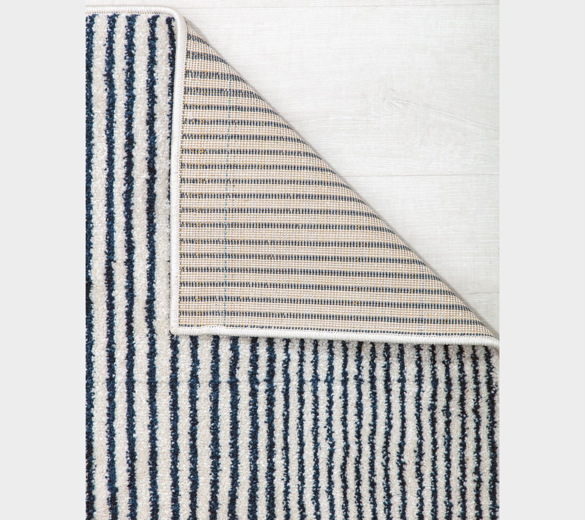 Isaac Mizrahi Jaxon Pinstripes 8' x 10' Area Ru g