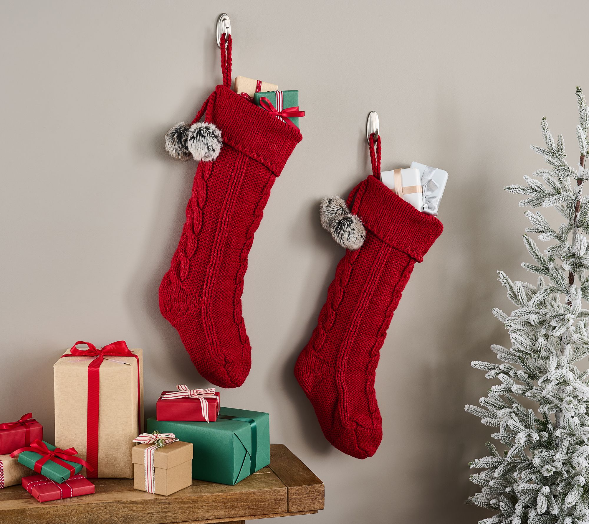 READY 2 LEARN Christmas Crafts - Create Your Own Christmas Stockings - Set  of 4 - Christmas Decorations for Home - All Materials Included