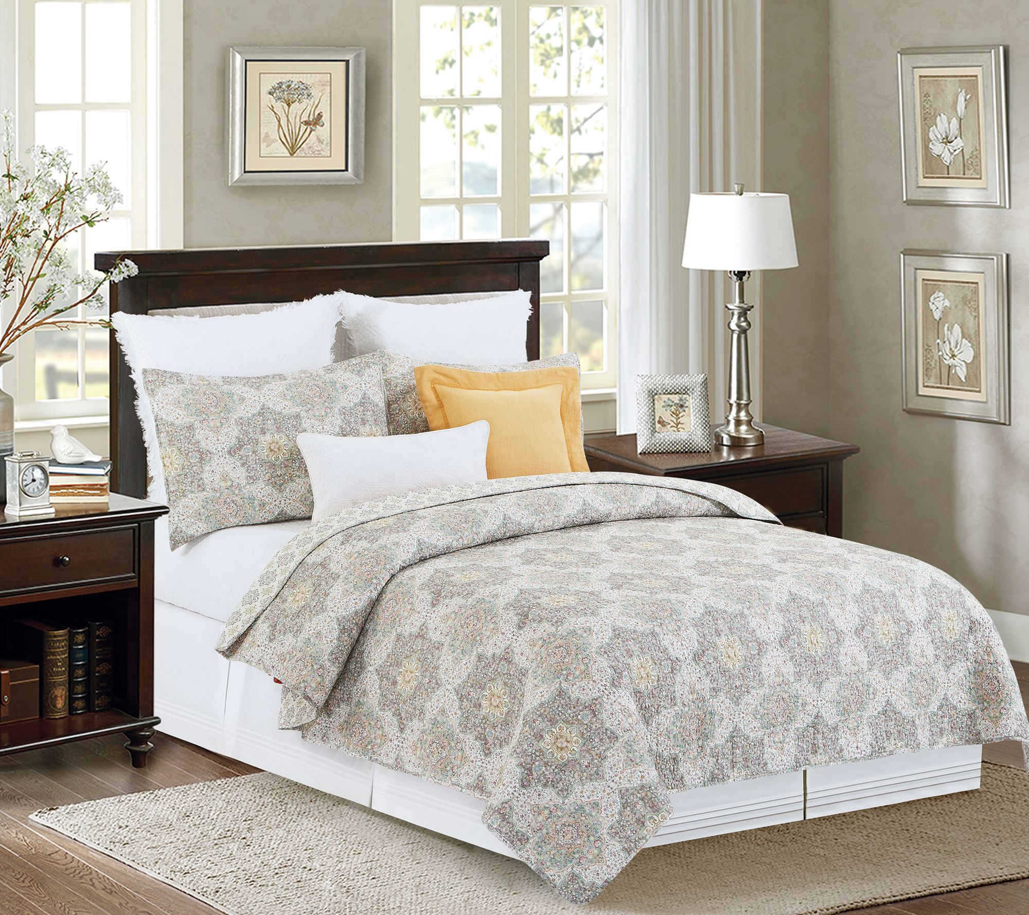 Elaina Full/Queen Quilt Set by Valerie