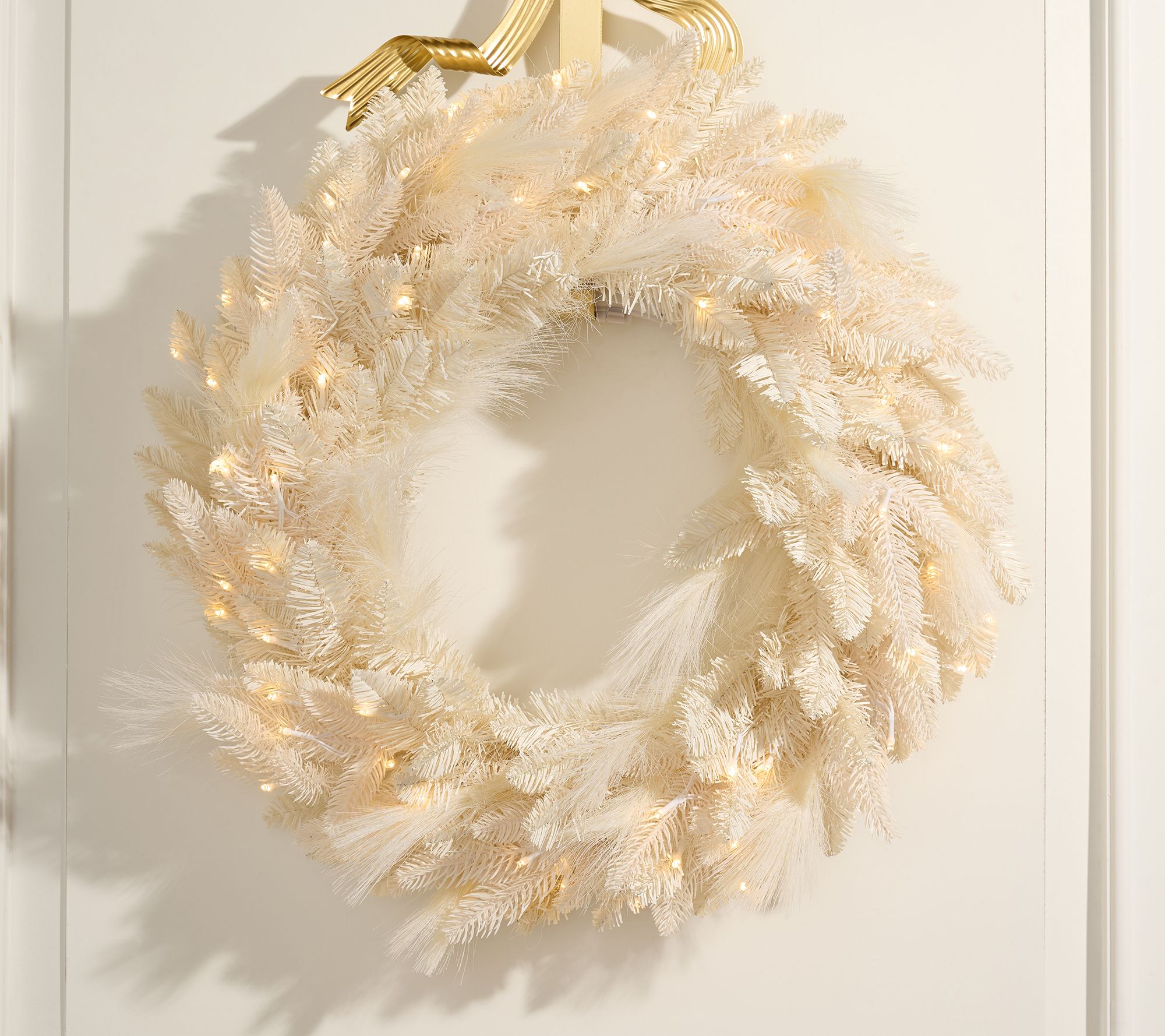 26" Illuminated Indoor/Outdoor Pampas Wreath by Kim Gravel