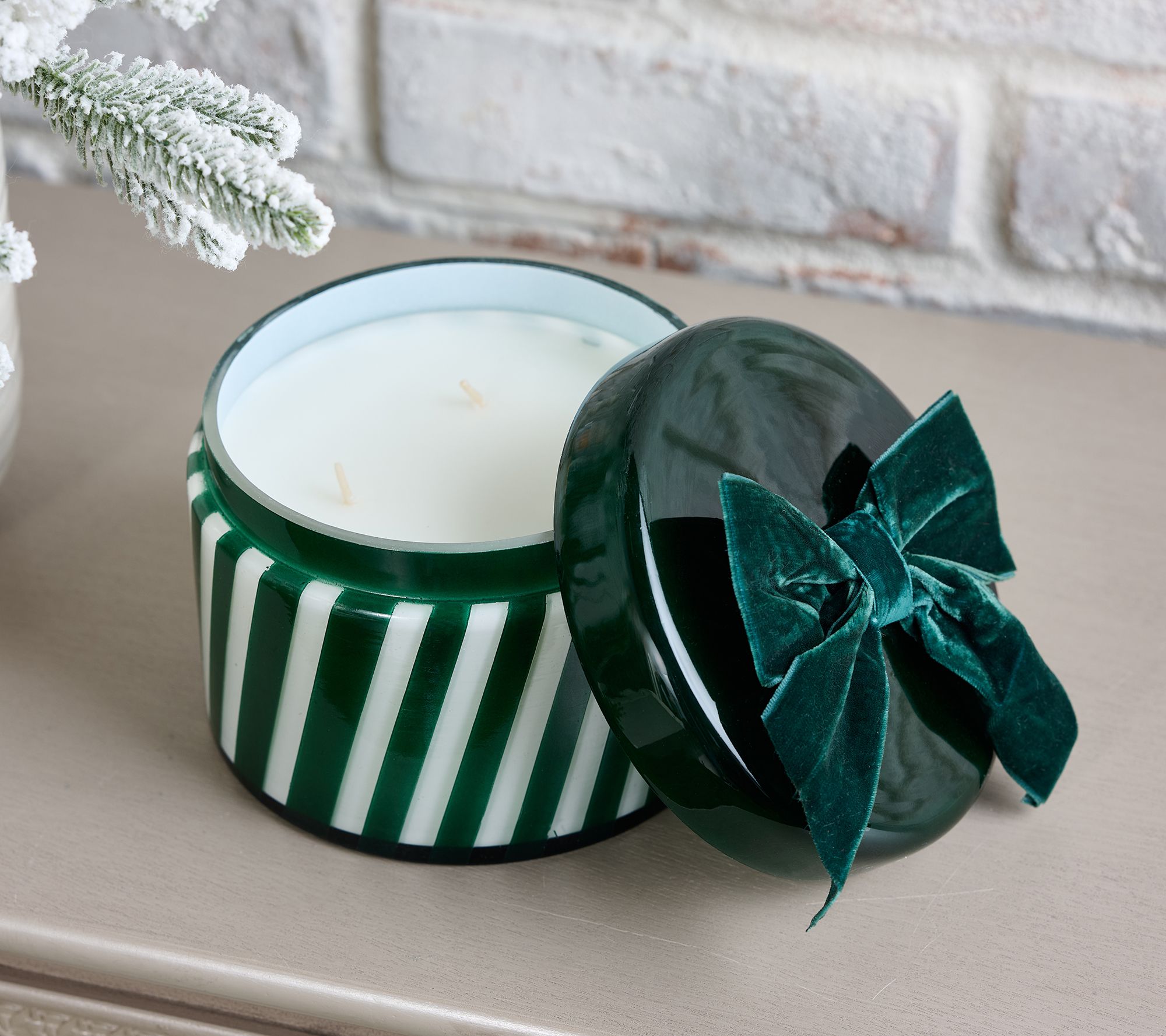 Home Reflections 28oz Striped Present Candle