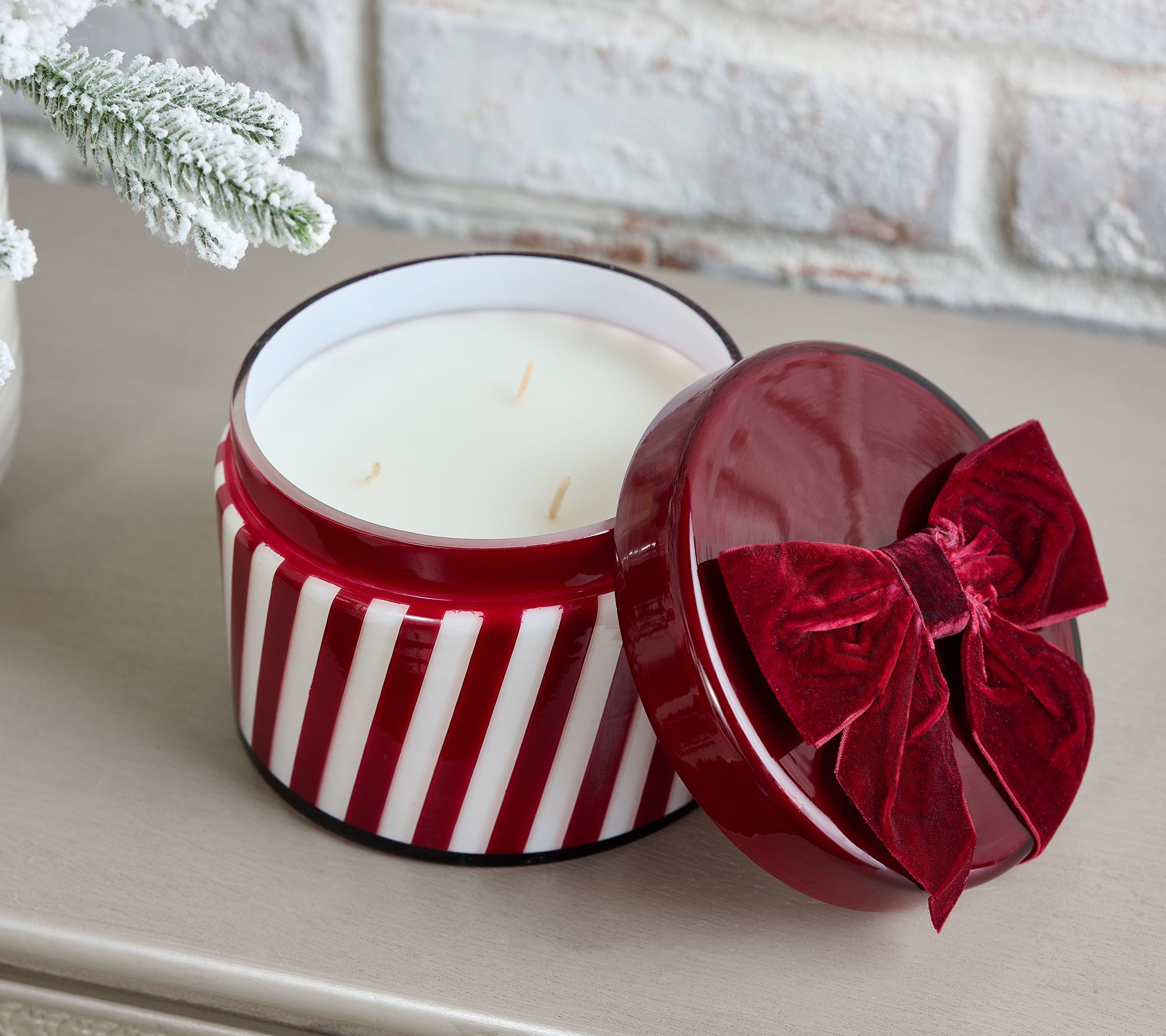 Home Reflections 28oz Striped Present Candle