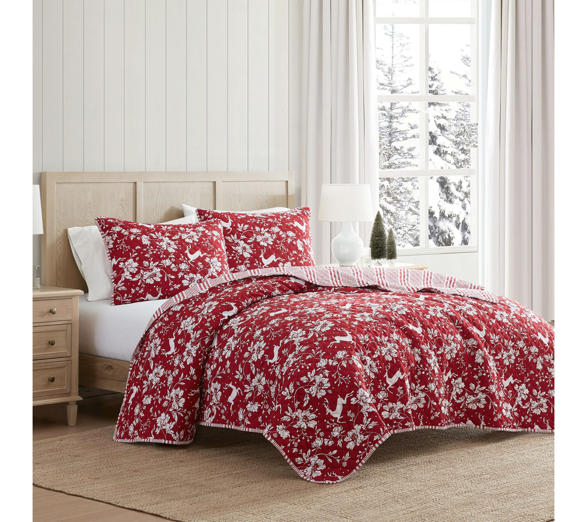 Martha Stewart Dancing Deer Red Reversible TwinQuilt Set