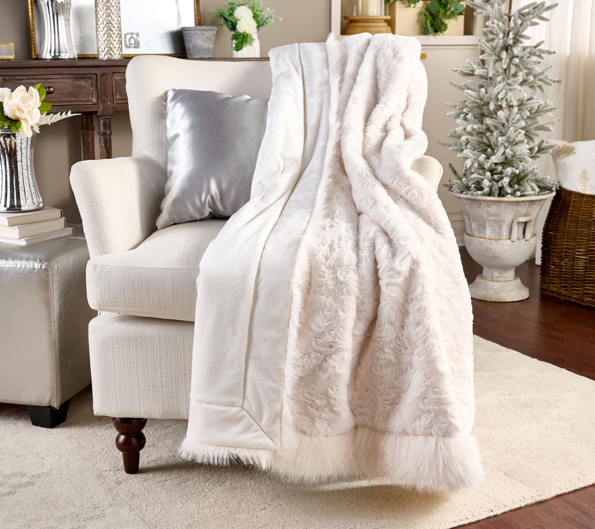 "As Is" Hotel du Cobb Sculpt Damask Faux Fur Throw with Fox Border- Basso