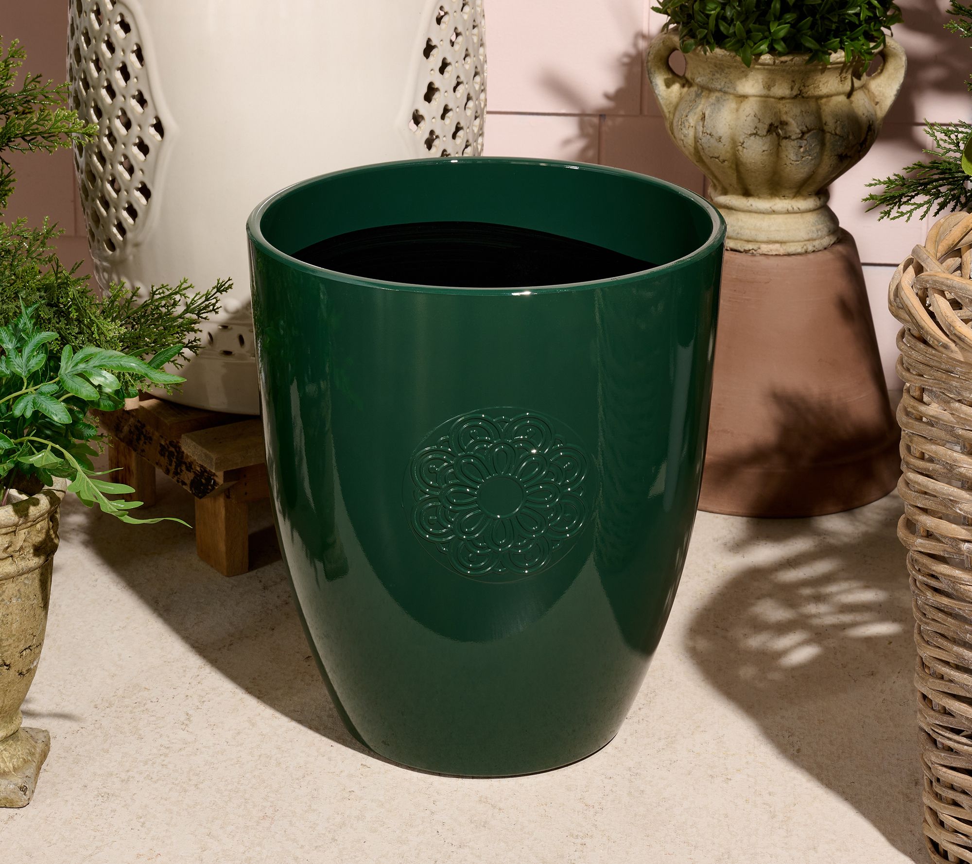 Wicker Park 14" Decorative Round Planter