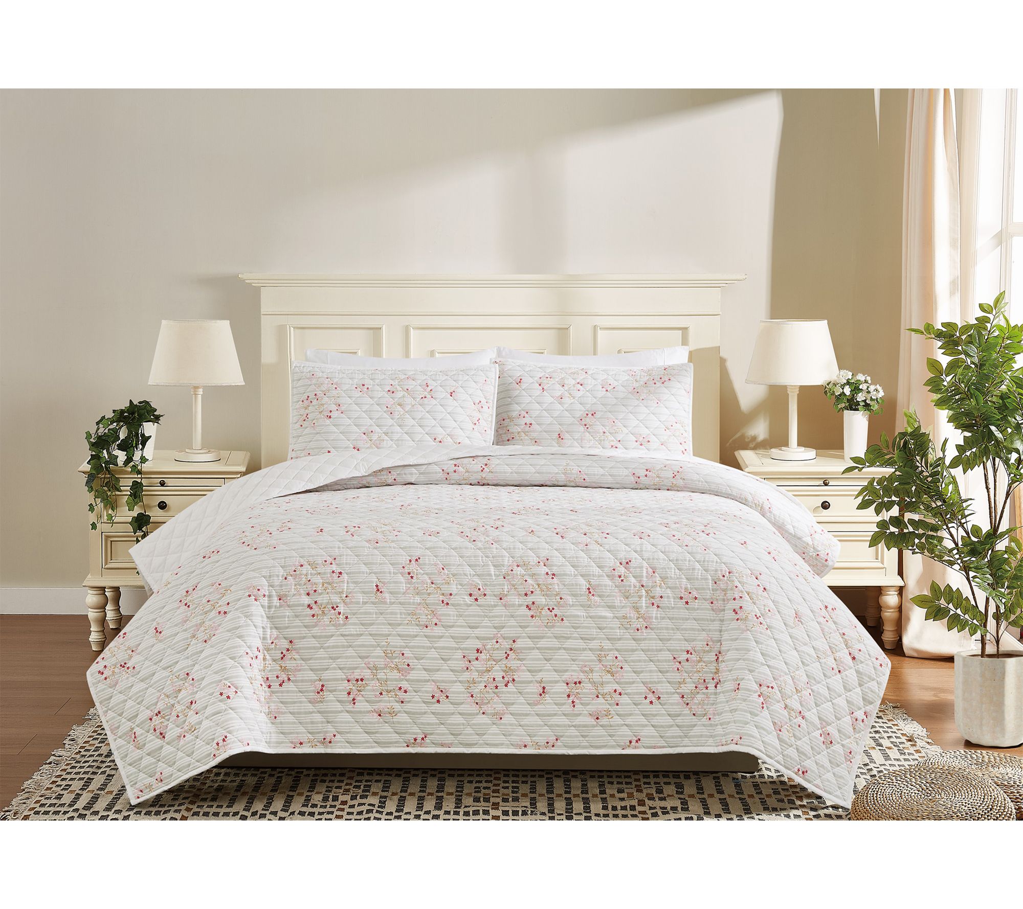 Cottage Classics Emma Floral King Quilt Set