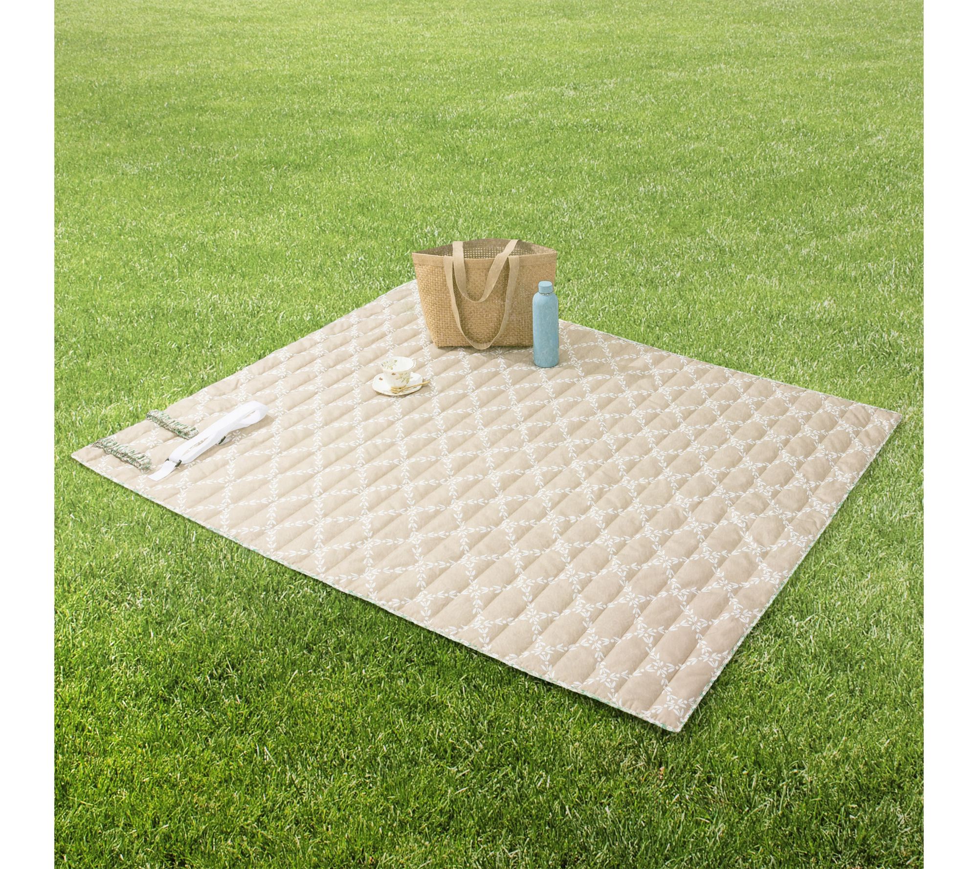 "As Is" Draper James 55x70 Reversible Outdoor Blanket