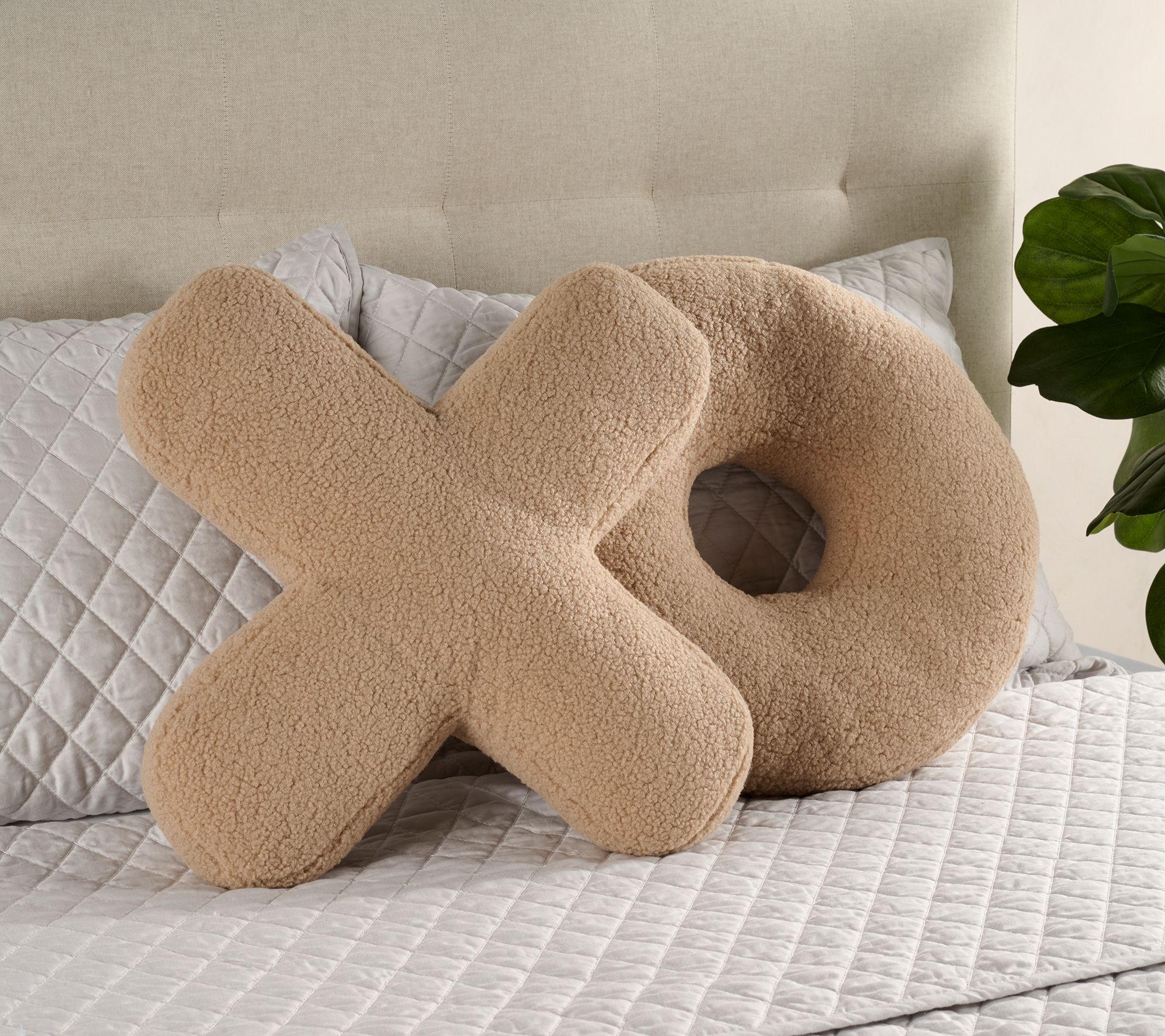 "As Is" Set of 2 18" Boucle XO Pillows by Mally Roncal
