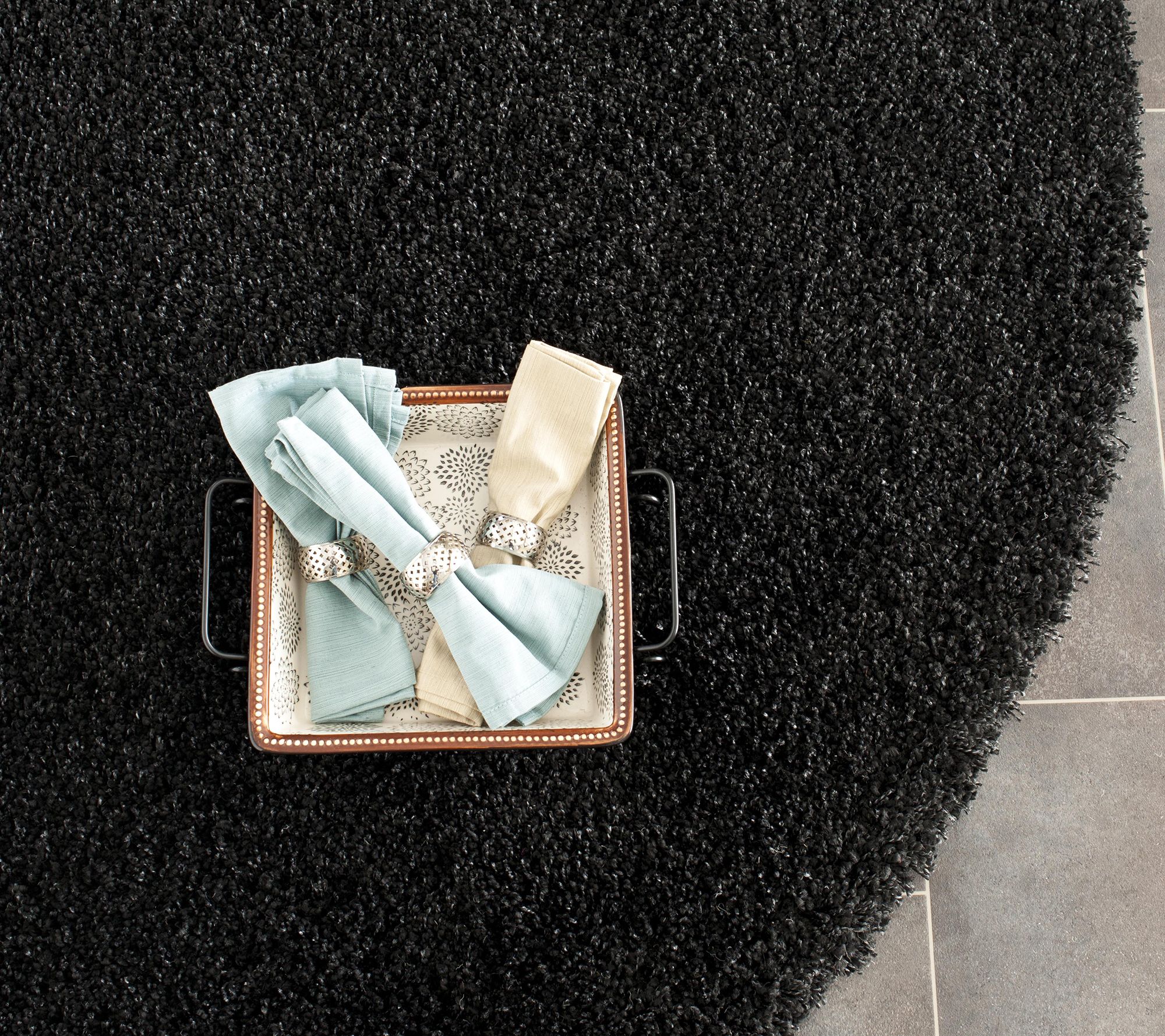 California Shag 4'Diam Round Rug from Safavieh