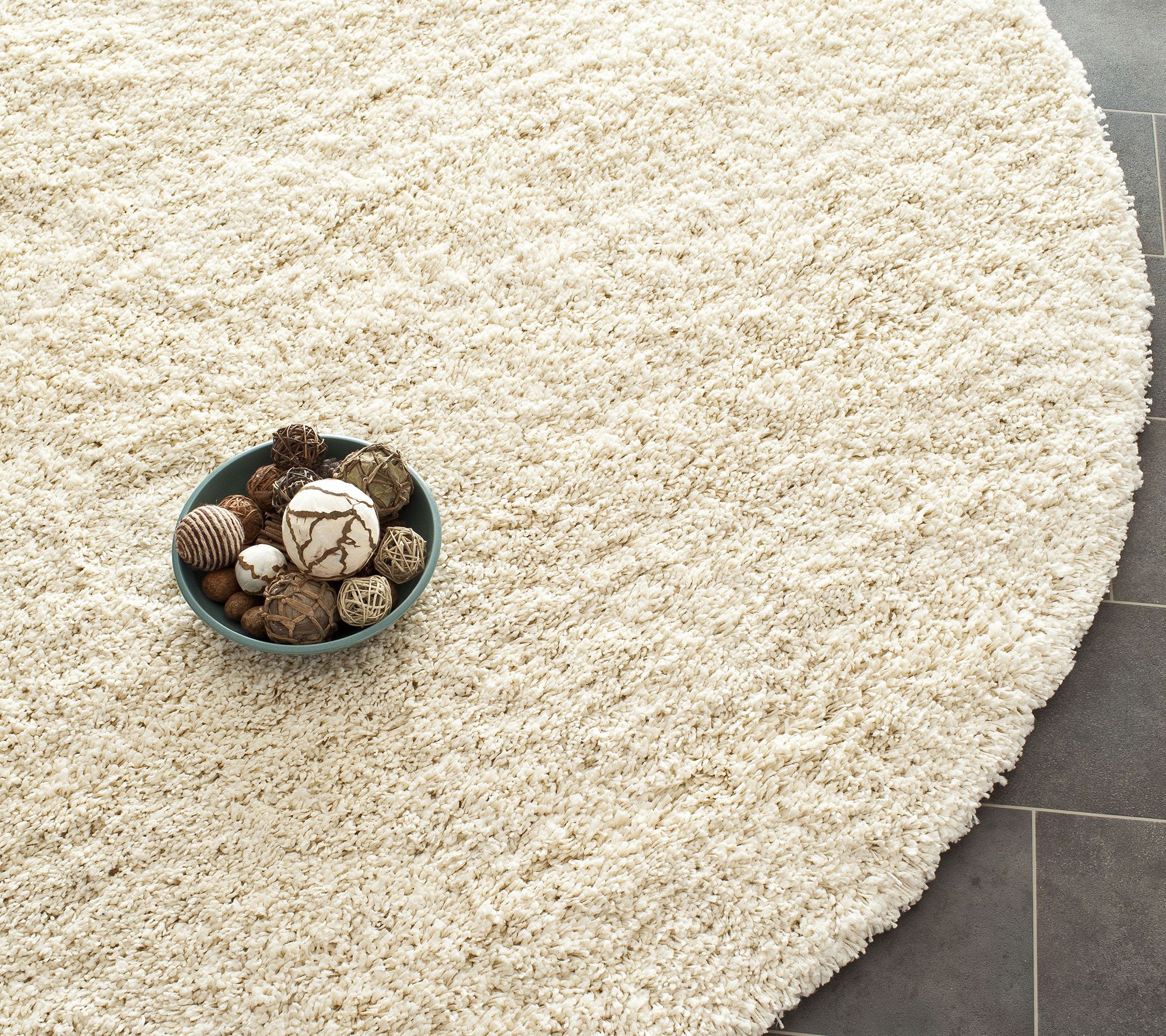 California Shag 4'Diam Round Rug from Safavieh