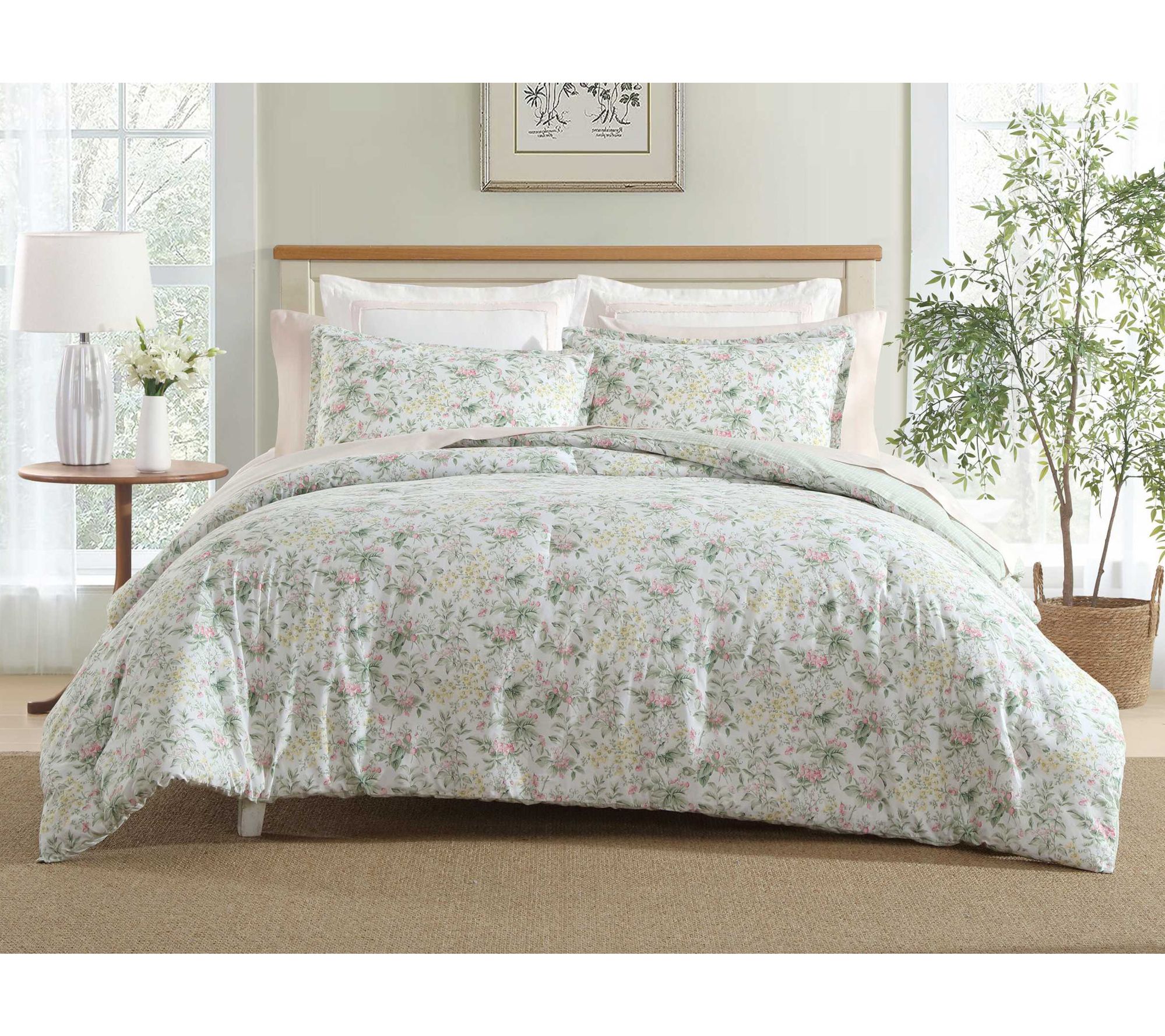 Laura Ashley Bramble Floral Pink Full/Queen Com forter Set