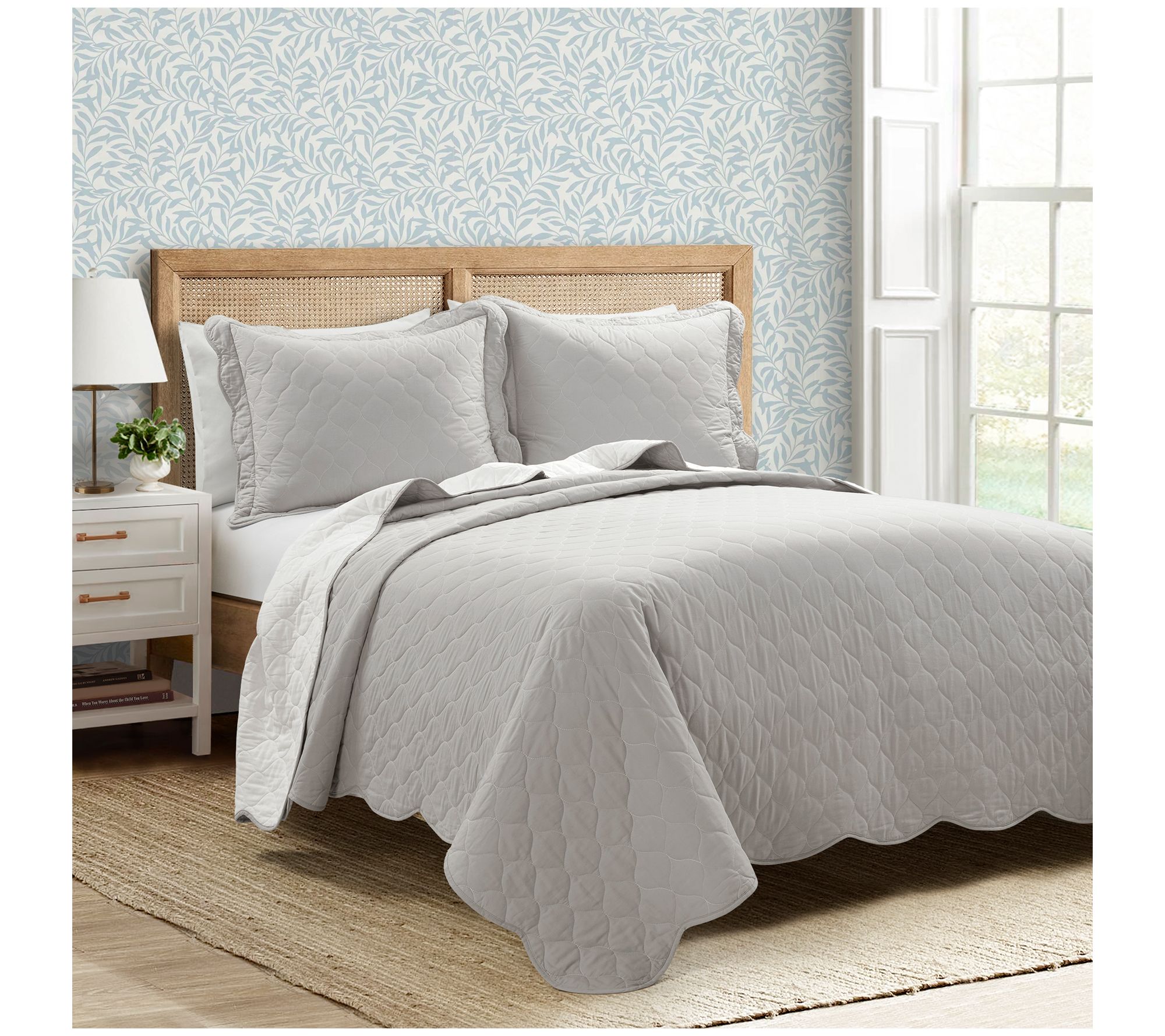 Lush Decor Coas tal Chic Scallo p Reversible Qu ilt Set- K/Cal