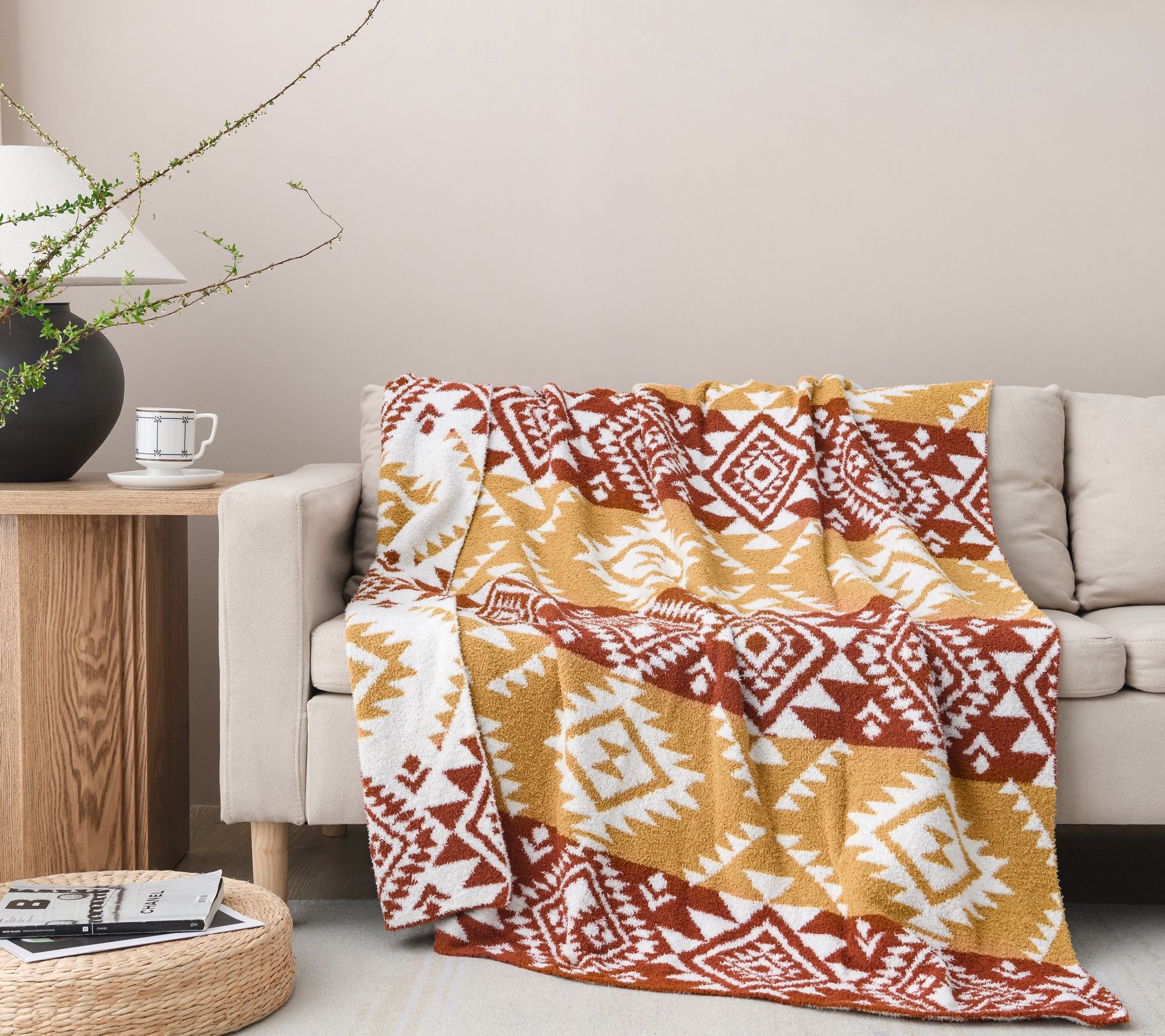 Jacquard Feathe r Knit Throw Bl anket 50 x 60 i nches