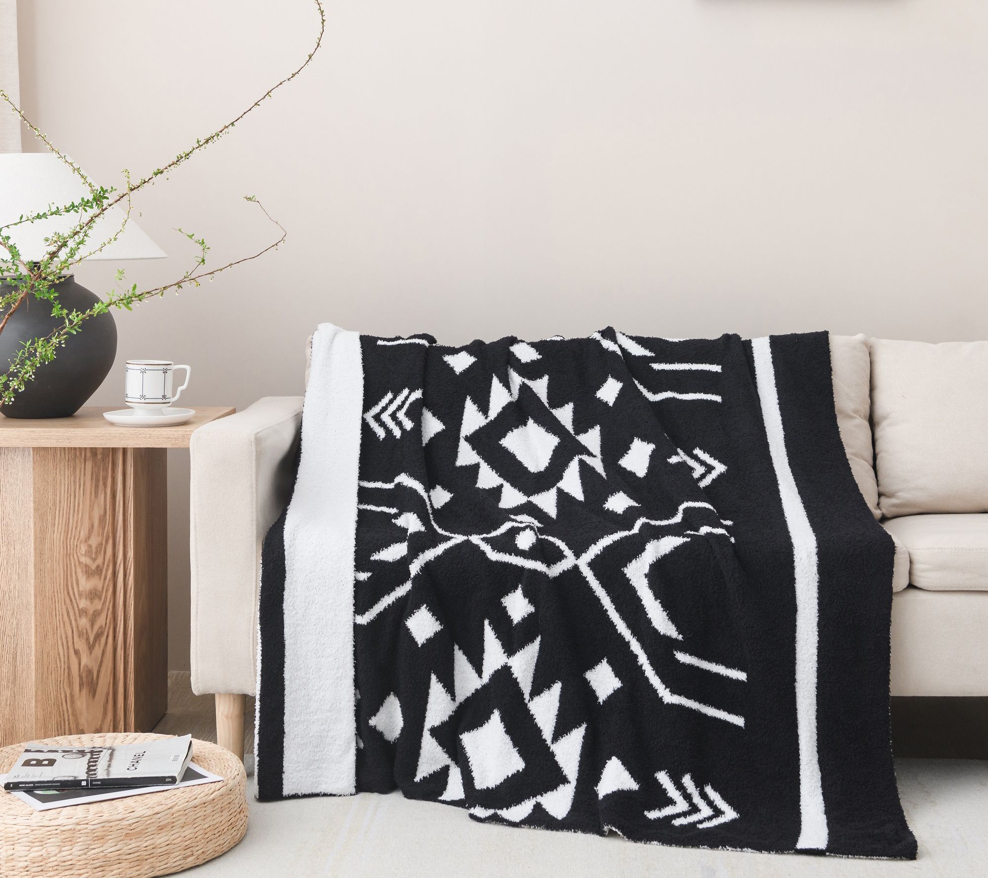 Jacquard Feathe r Knit Throw Bl anket 50 x 60 i nches