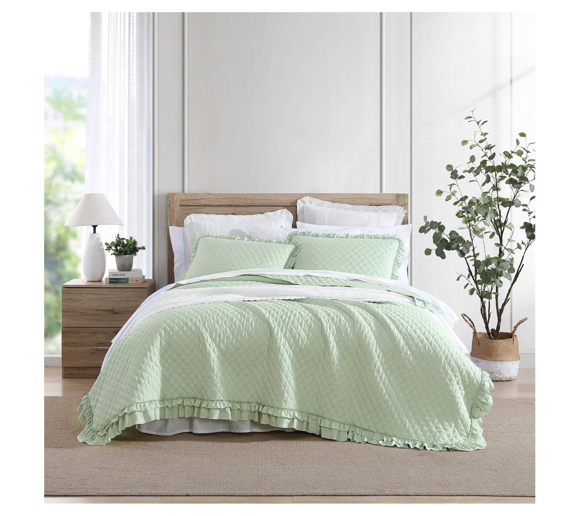 Laura Ashley Claire Green Full/Queen Quilt ShamSet