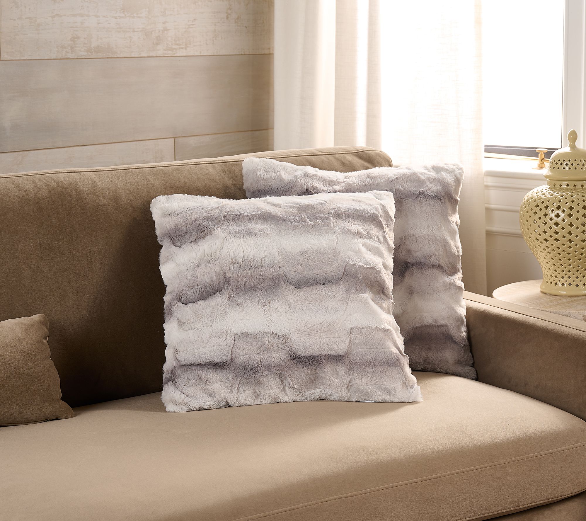 "As Is" Hotel du Cobb Set of (2) 20" Faux Fur Pillows by Dennis Basso