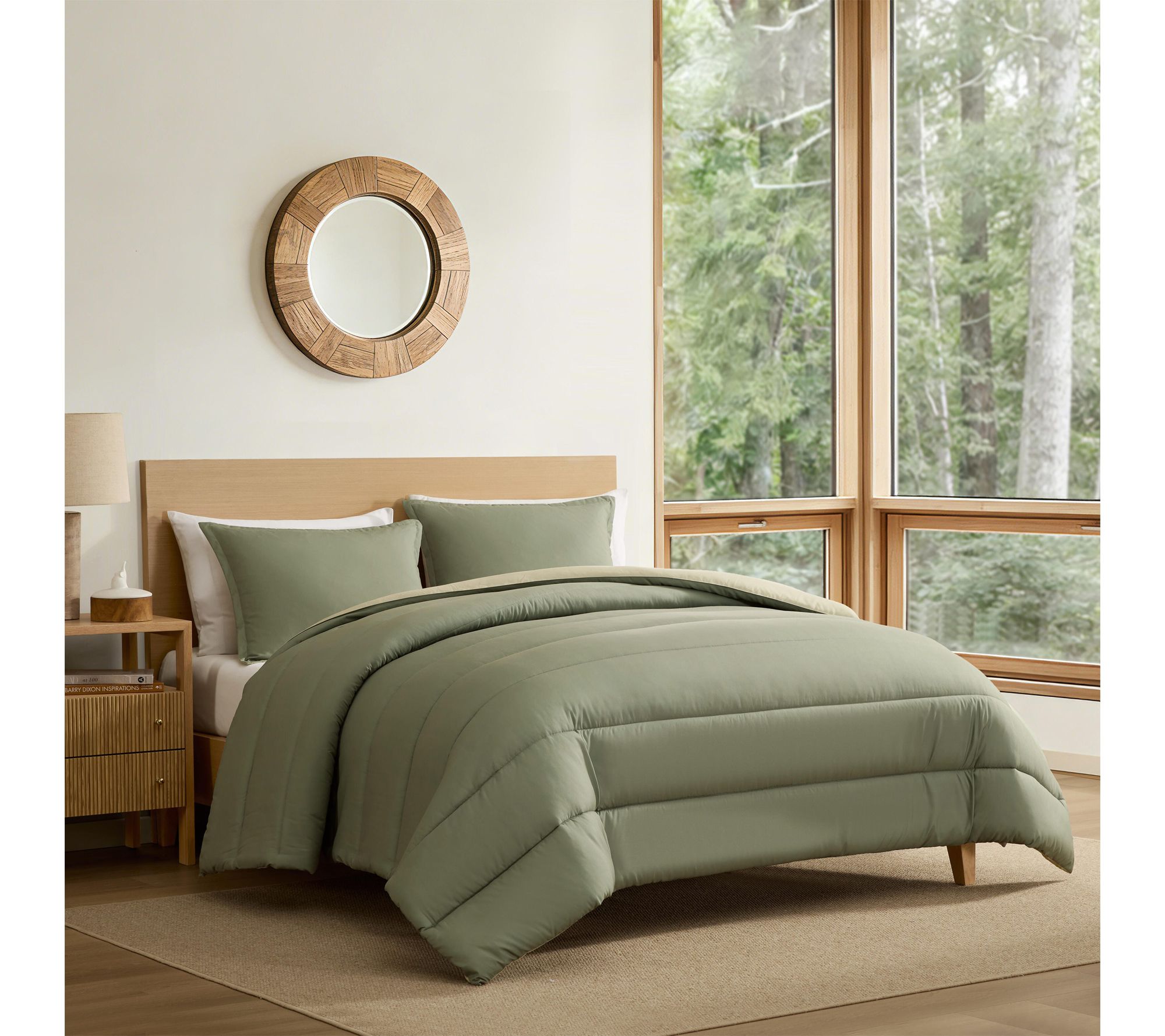 Eddie Bauer Con nor Solid Rever sible Green Que en Comforter Se
