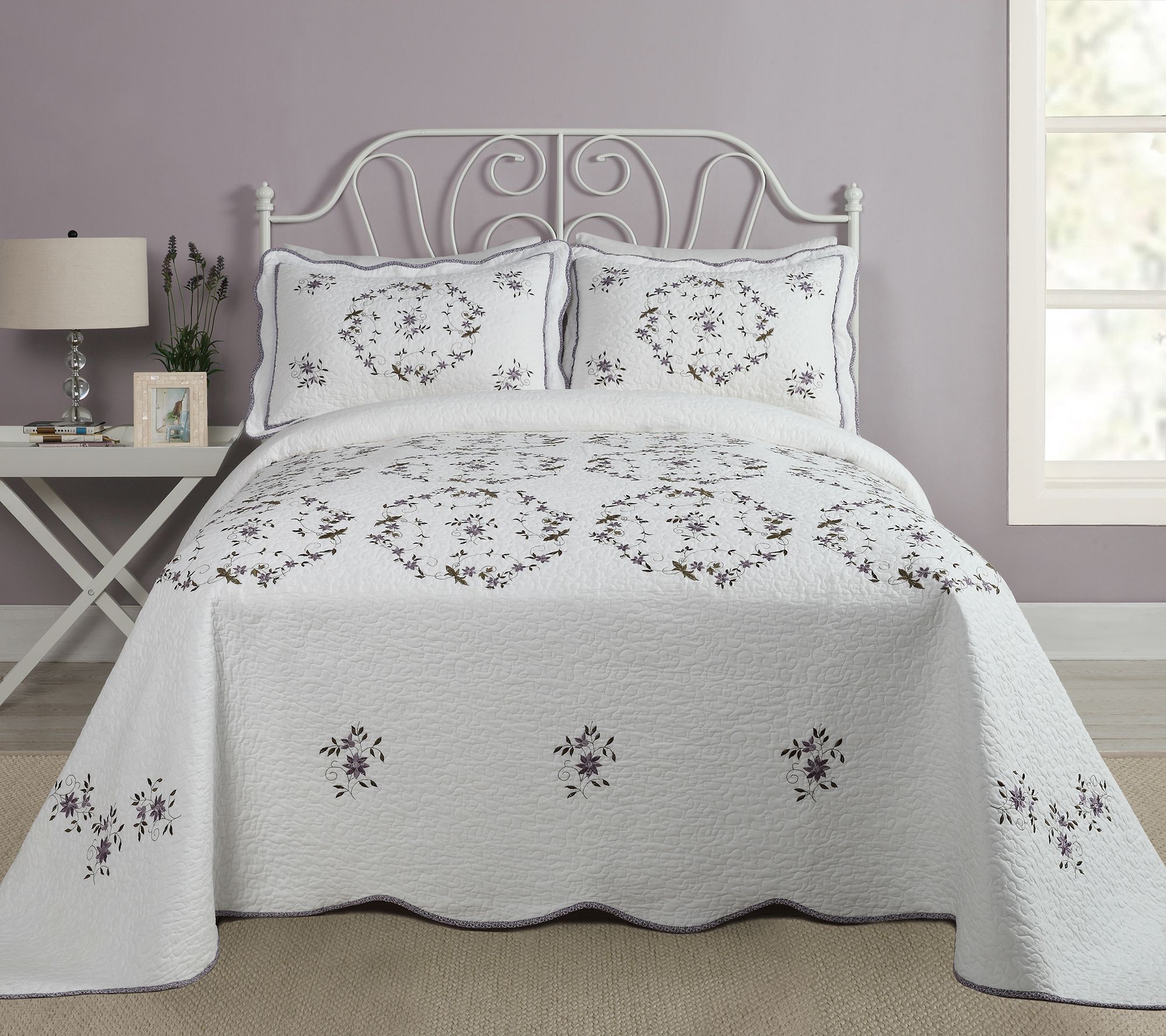 Modern Heirloom Gwen Queen Bedspread