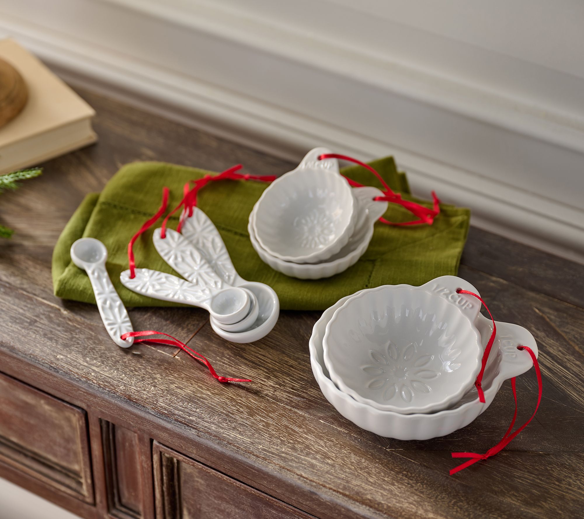 Sandra Lee 8-Piece Stamped Cups & Spoons Measuring Set