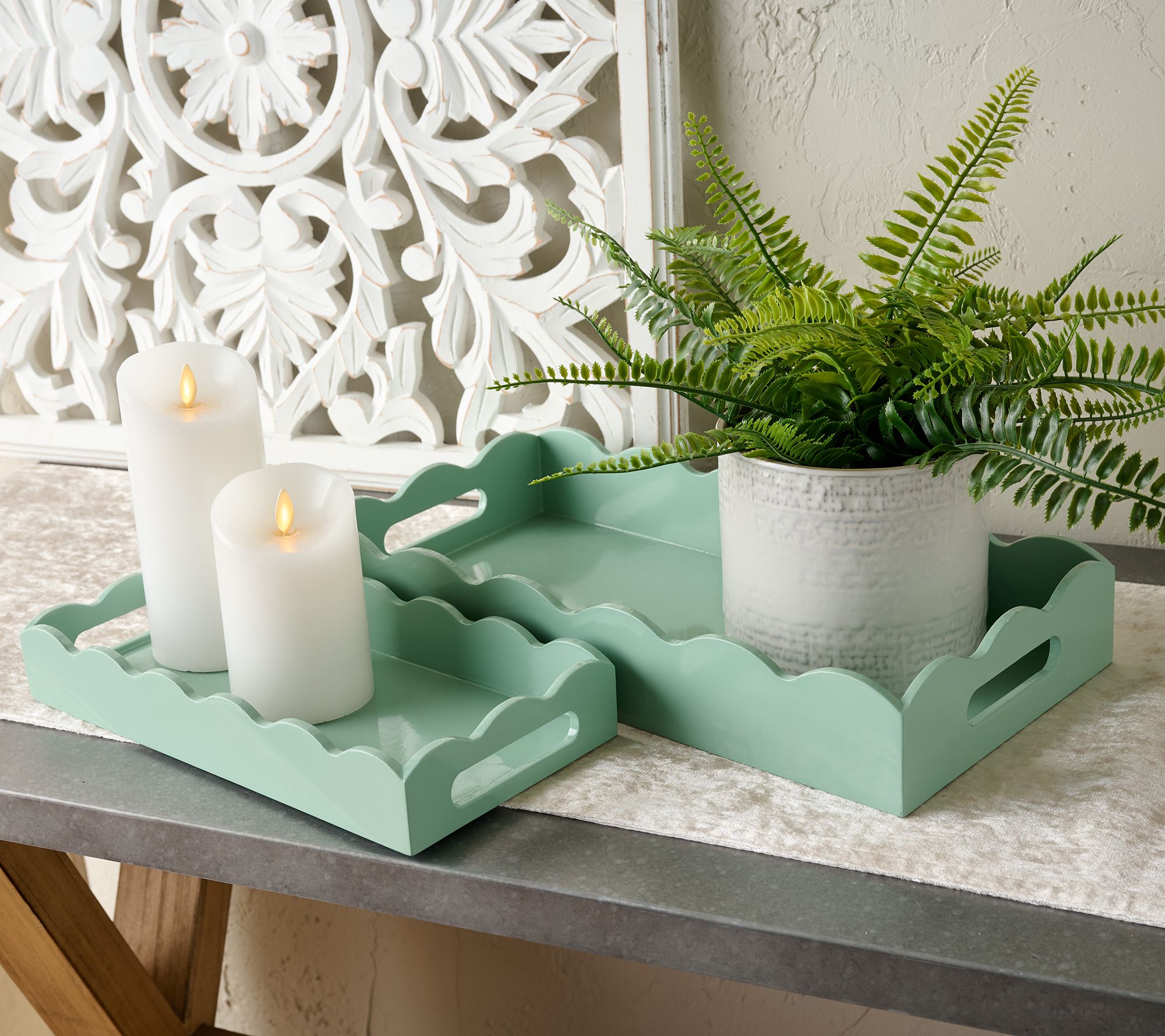 Mrs. H by Dee Hilfiger Set of 2 Scalloped Wooden Trays